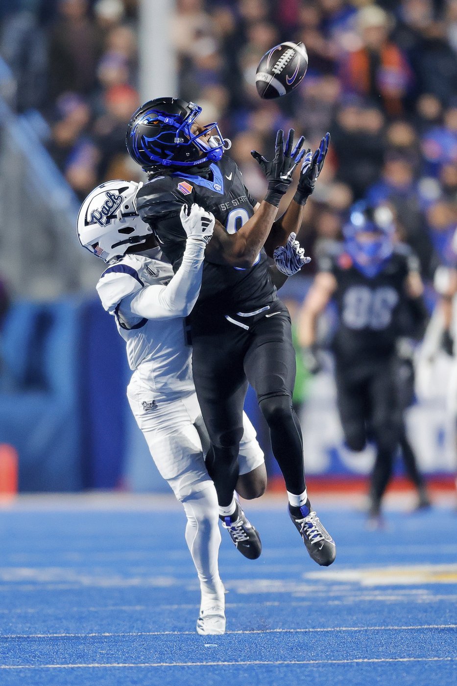 Ashton Jeanty runs for 209 yards and 3 TDs, No. 12 Boise State holds off Nevada 28-21 | iNFOnews.ca Ashton Jeanty runs for 209 yards and 3 TDs, No. 12 Boise State holds off Nevada 28-21 | iNFOnews.ca