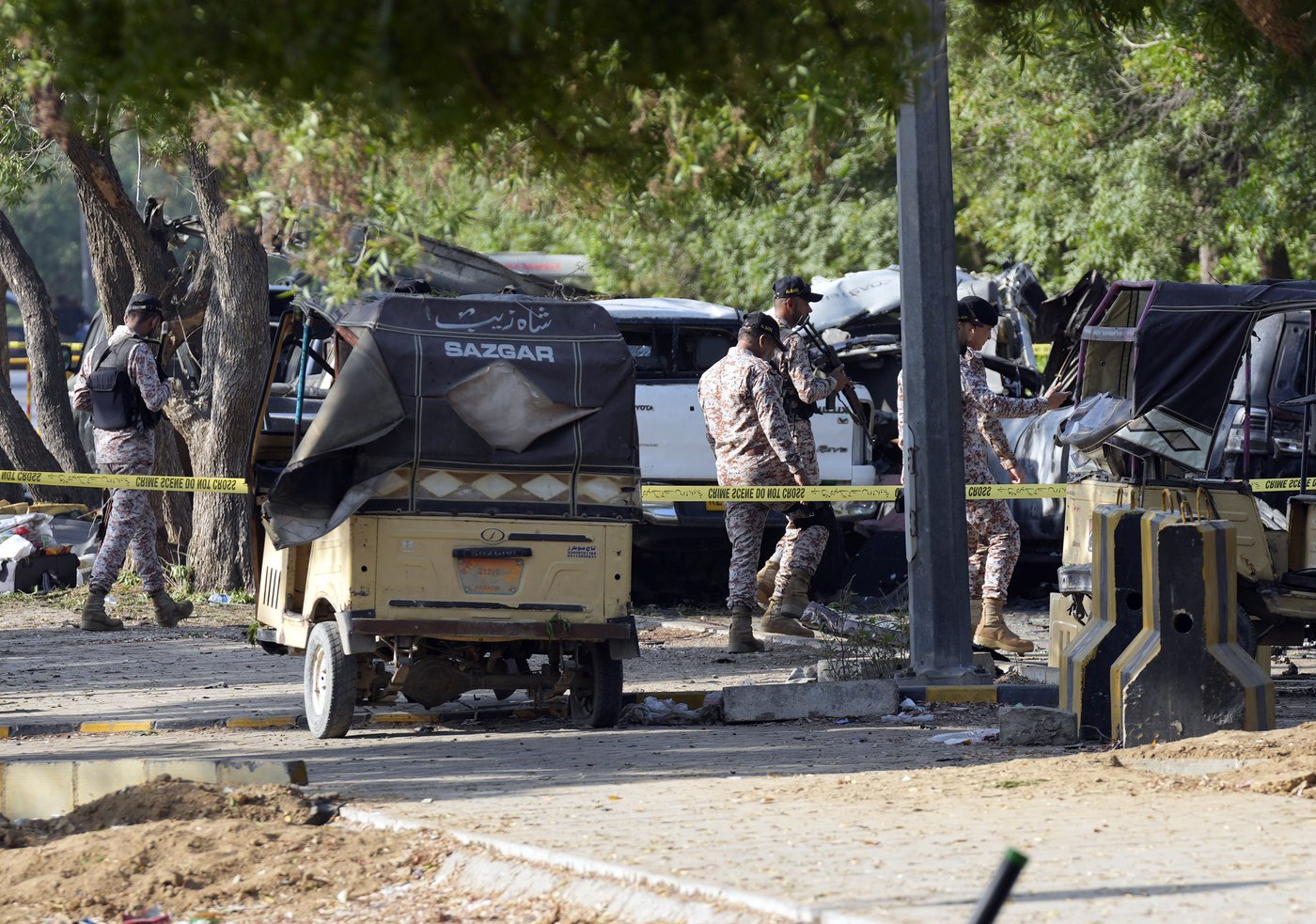 A Pakistani separatist group claims bombing that killed 2 Chinese near Karachi airport | iNFOnews.ca