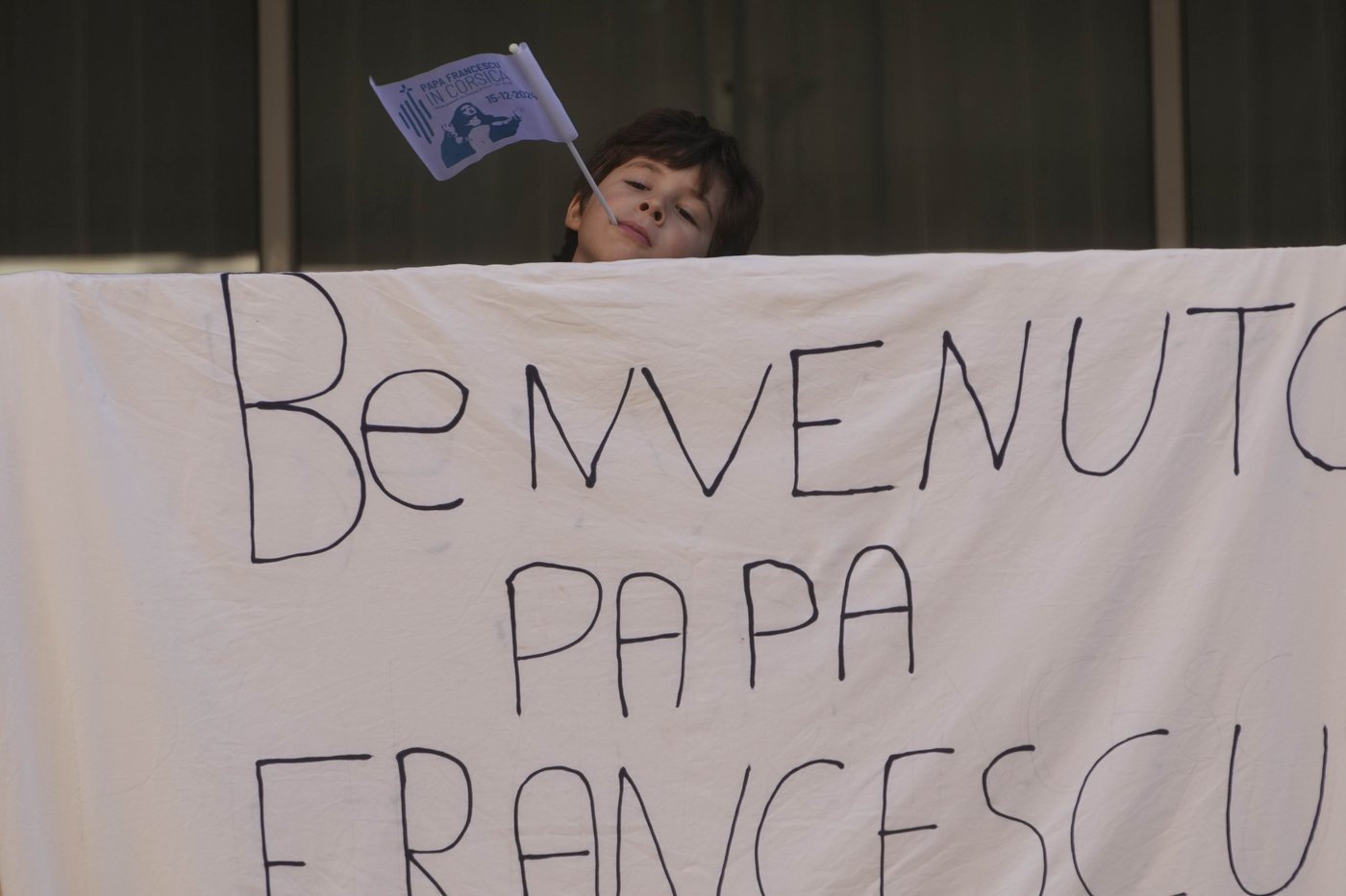 Pope Francis makes 1st papal visit to France's Corsica awash in expressions of popular piety | iNFOnews.ca