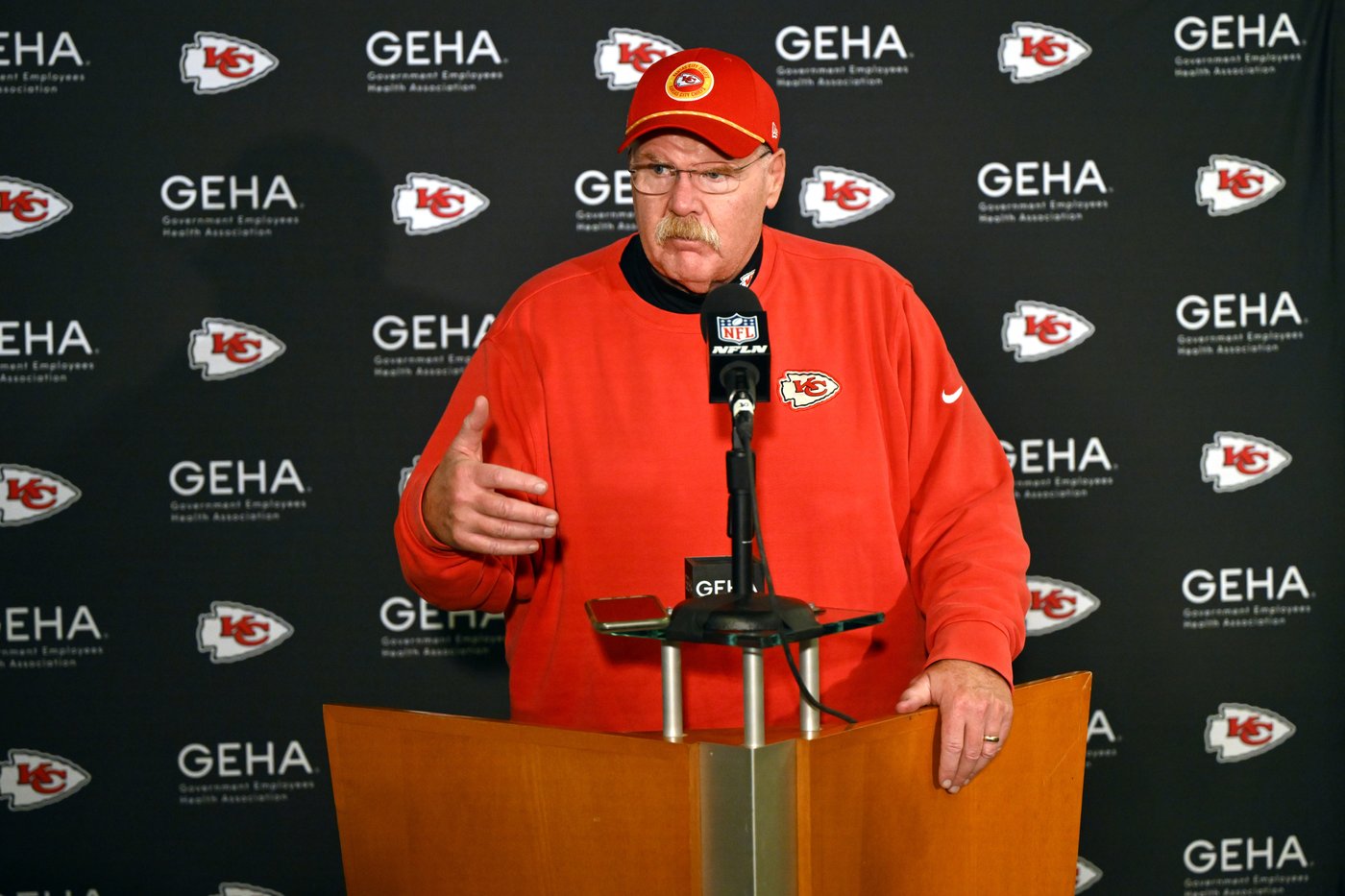 Chiefs QB Mahomes, WR Marquis Brown expected to play in Saturday matinee against Texans | iNFOnews.ca Chiefs QB Mahomes, WR Marquis Brown expected to play in Saturday matinee against Texans | iNFOnews.ca