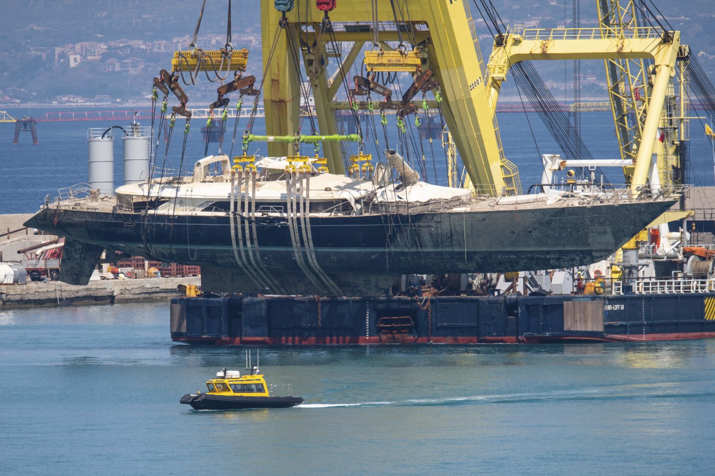 The recovered Bayesian superyacht completes its final journey to a Sicilian port | iNFOnews.ca The recovered Bayesian superyacht completes its final journey to a Sicilian port | iNFOnews.ca