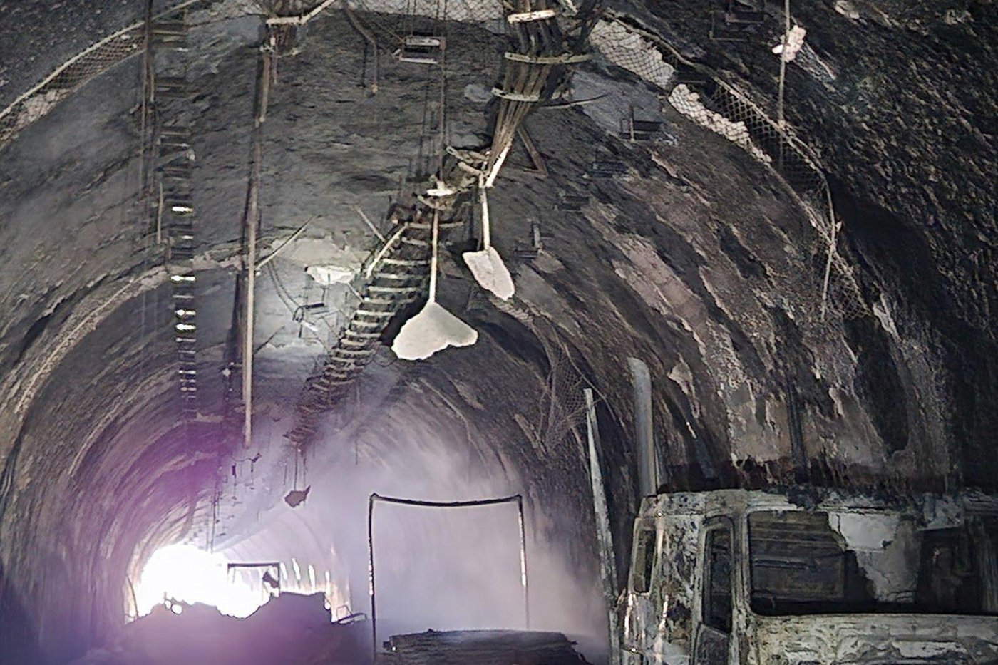 Deadly crashes and fire in Wyoming highway tunnel started with pickup losing control, NTSB says | iNFOnews.ca