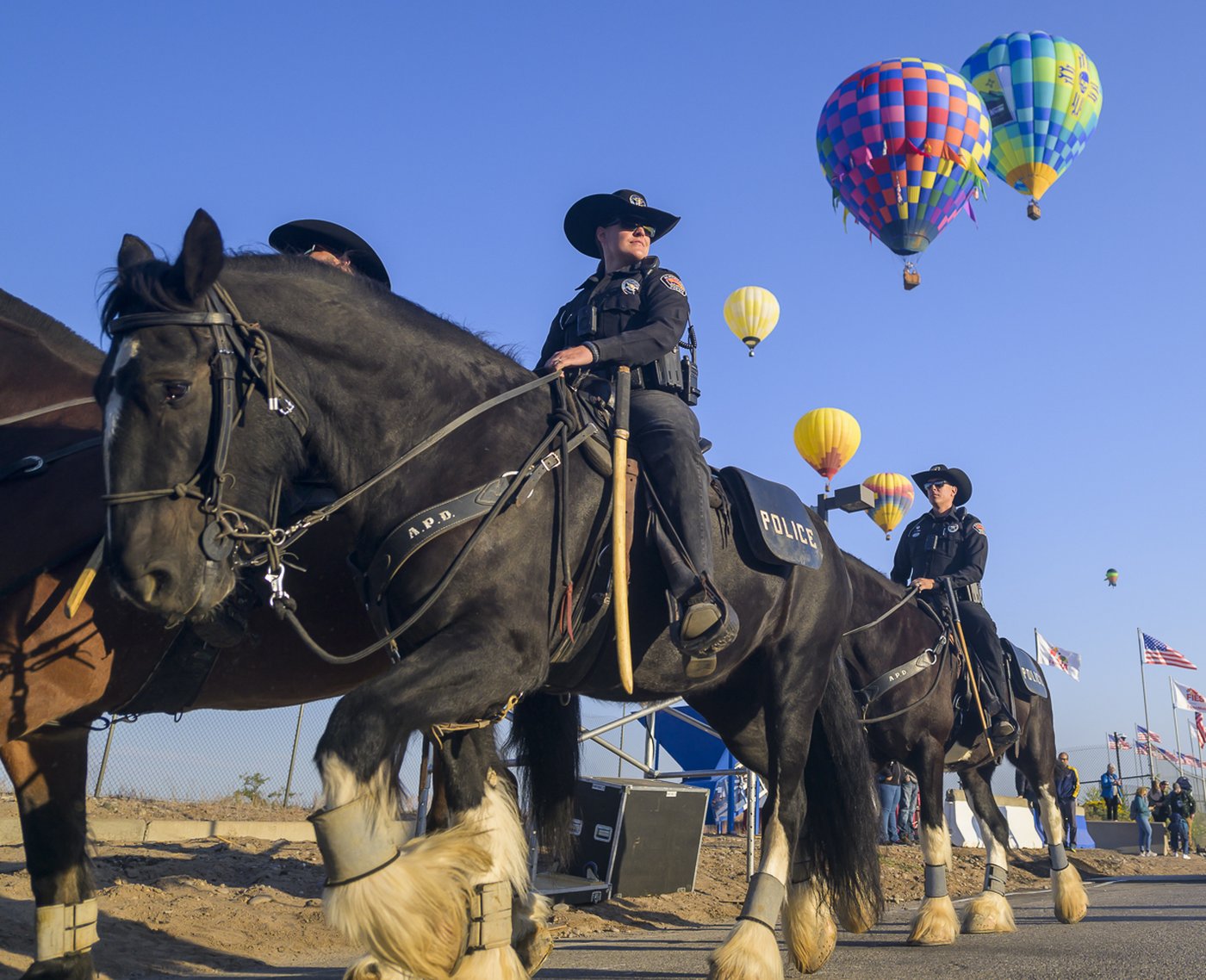 'Magical' flotilla of hot air balloons take flight at international fiesta amid warm temperatures | iNFOnews.ca 'Magical' flotilla of hot air balloons take flight at international fiesta amid warm temperatures | iNFOnews.ca