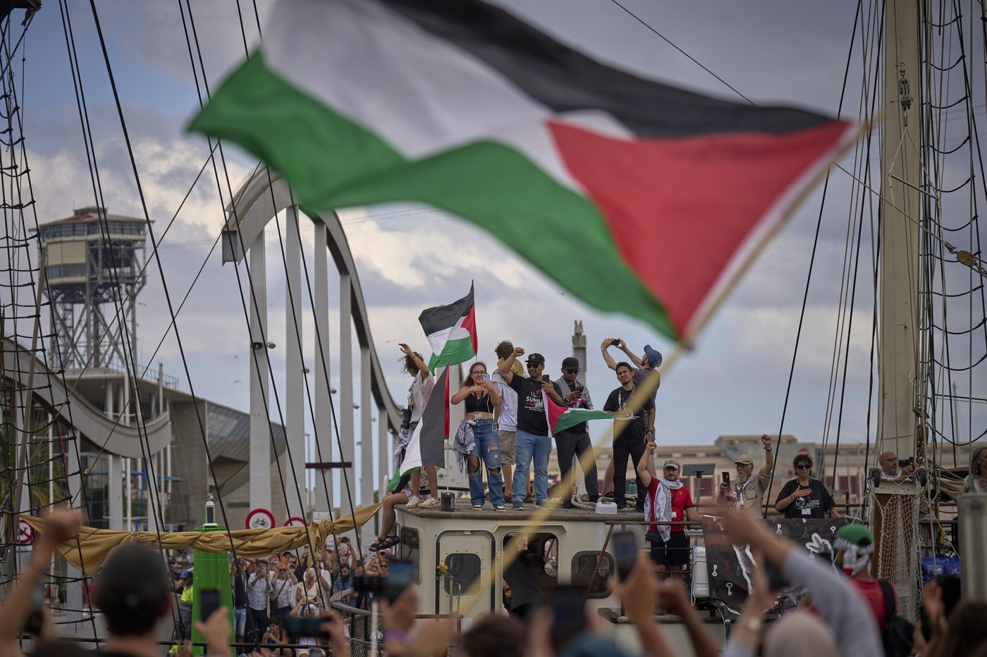Flotilla headed to Gaza leaves Barcelona for a second time after storm delay | iNFOnews.ca