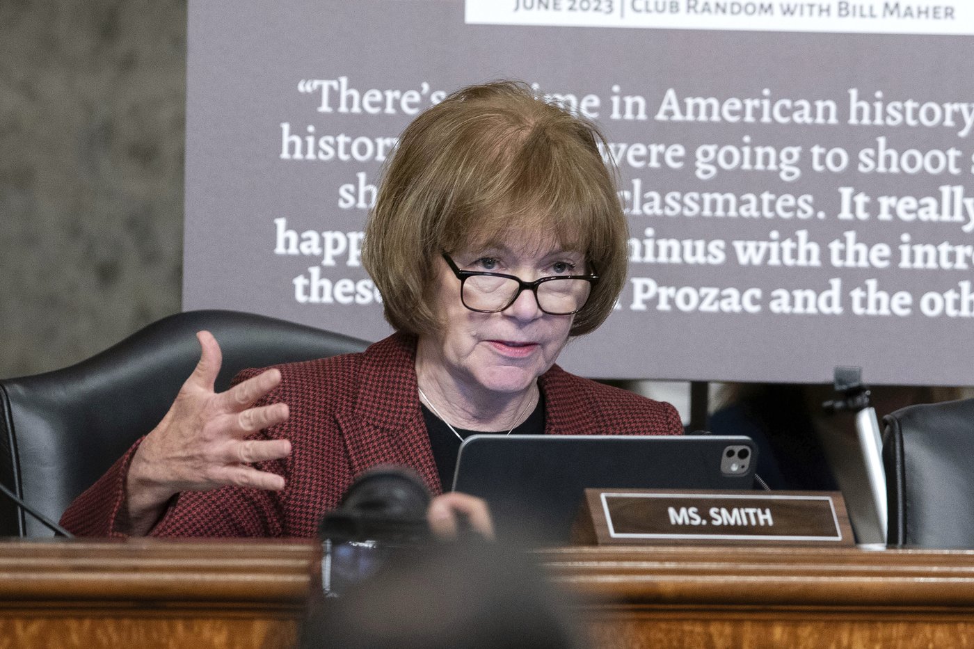 Minnesota Sen. Tina Smith contemplates increased security after shooting of Democratic lawmakers | iNFOnews.ca Minnesota Sen. Tina Smith contemplates increased security after shooting of Democratic lawmakers | iNFOnews.ca