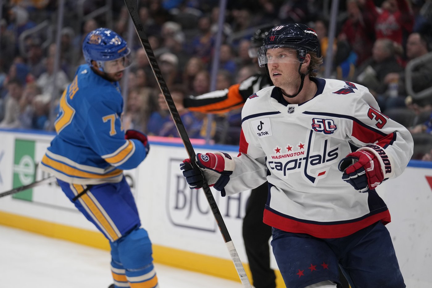 Ovechkin, McMichael each scores twice as Capitals skate to 8-1 victory over the Blues | iNFOnews.ca