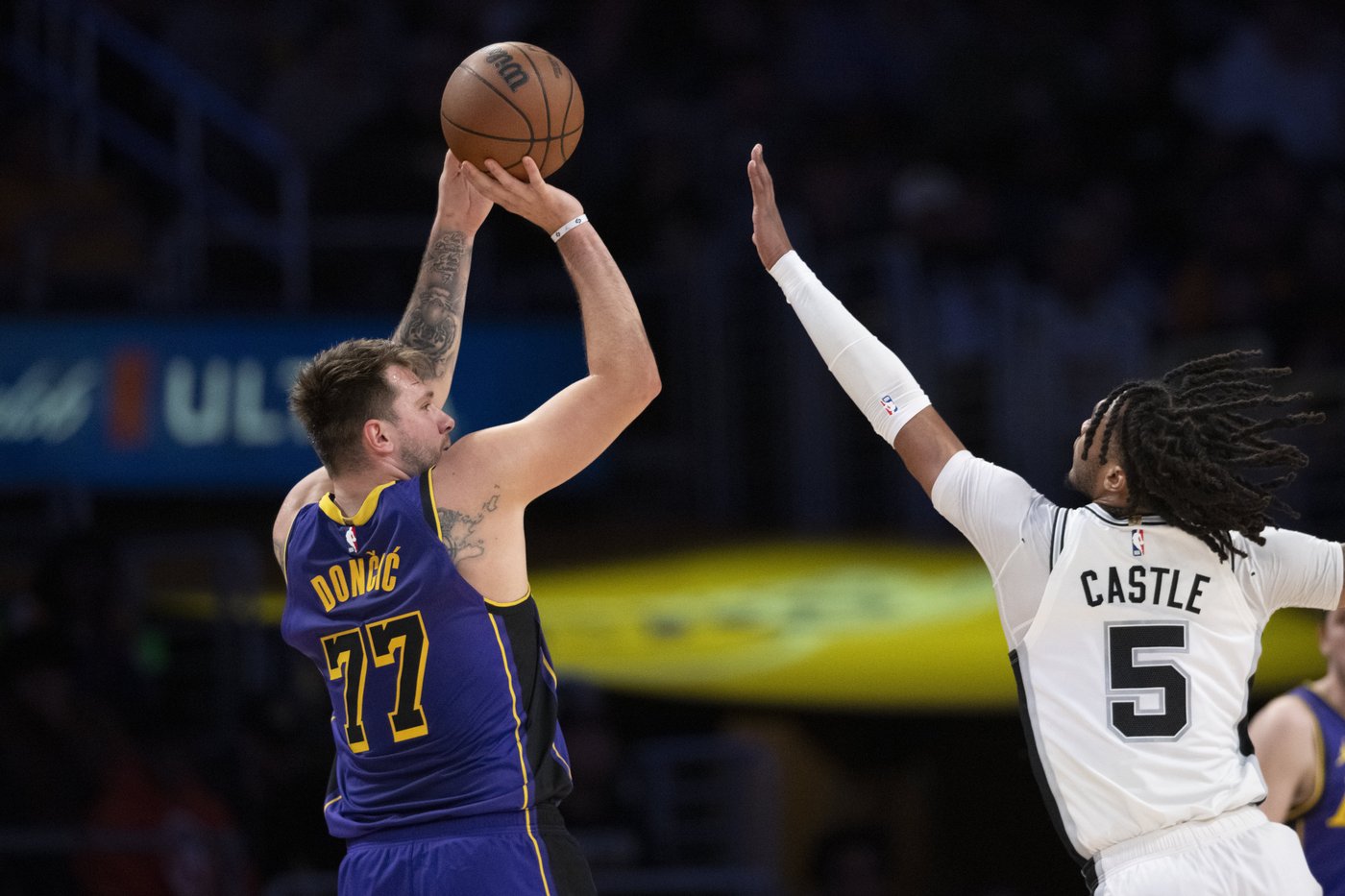 Reaves scores 30 points, Doncic just misses triple-double in Lakers' 125-109 win over Spurs | iNFOnews.ca