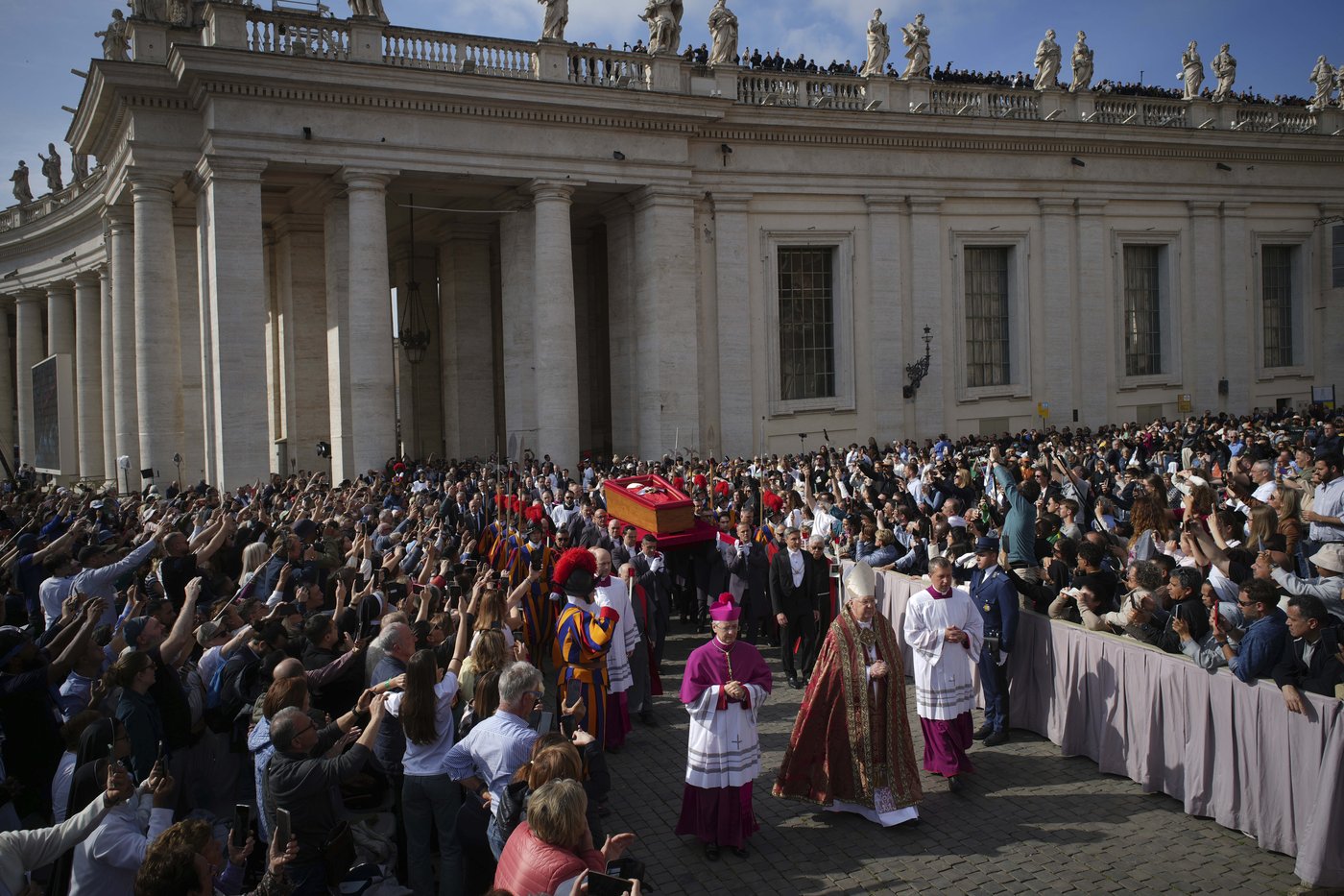 PHOTO COLLECTION: Vatican Pope Procession | iNFOnews.ca PHOTO COLLECTION: Vatican Pope Procession | iNFOnews.ca