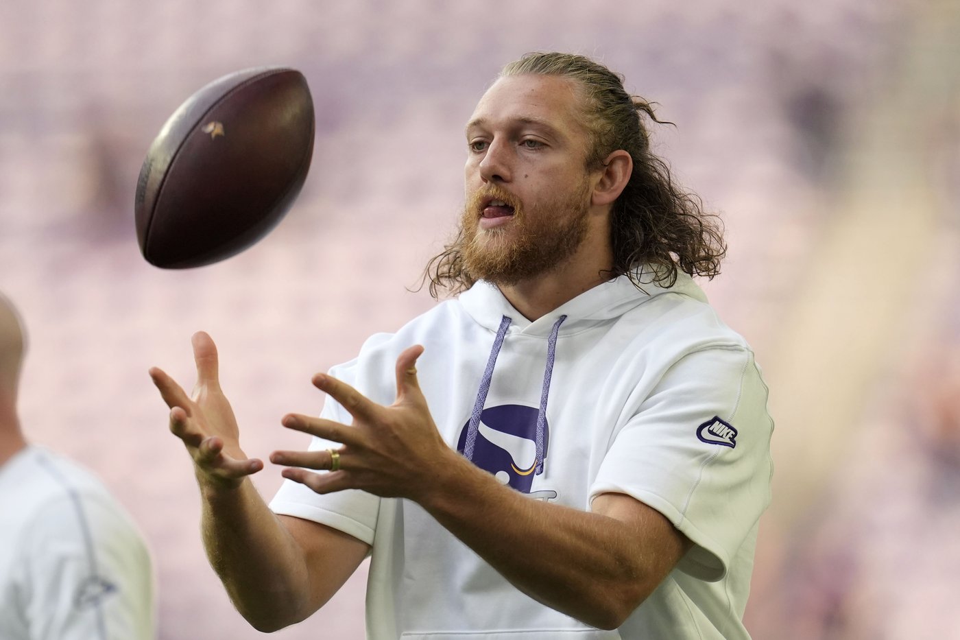 Vikings plan to bring Hockenson back to practice this week in latest step toward return | iNFOnews.ca Vikings plan to bring Hockenson back to practice this week in latest step toward return | iNFOnews.ca