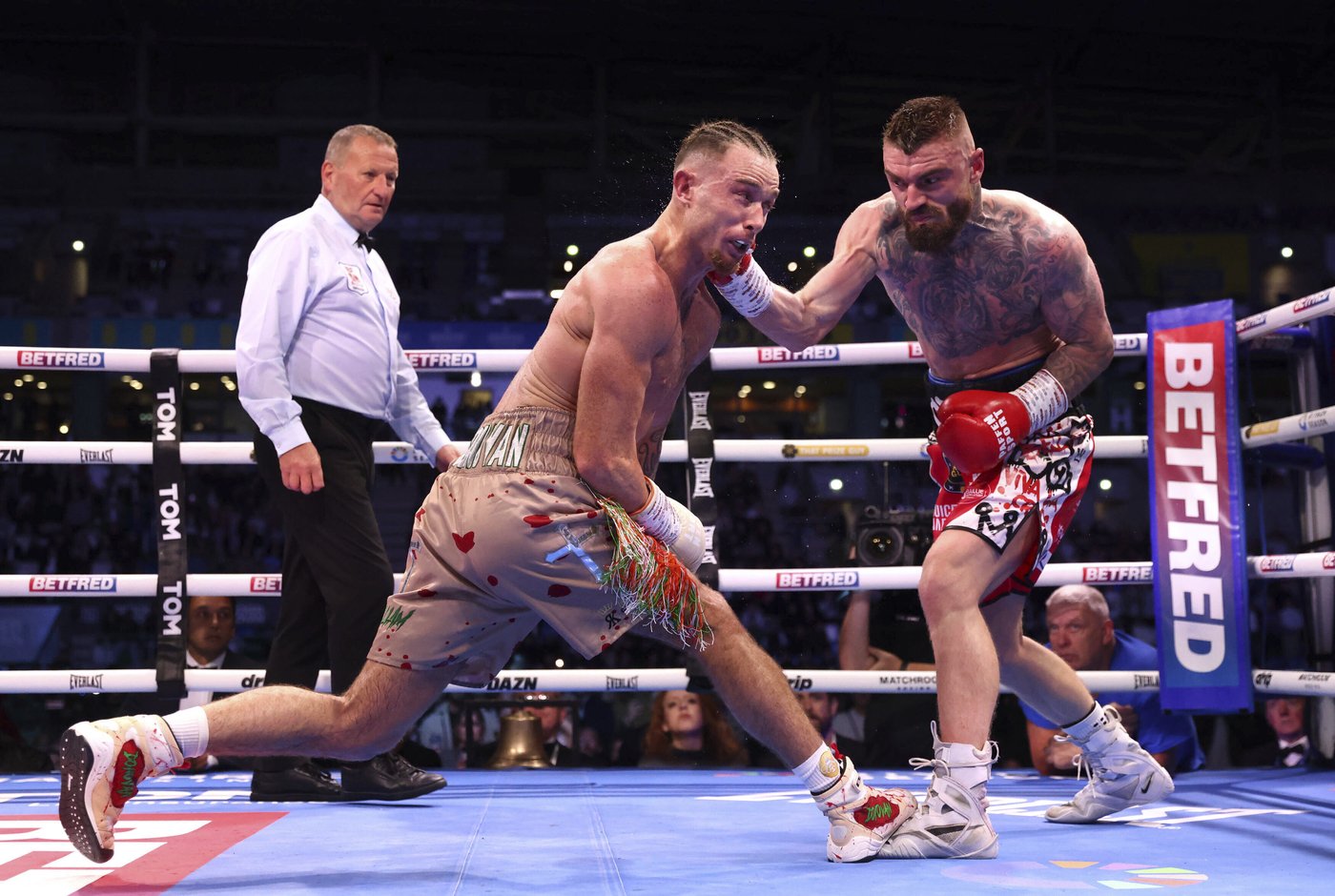 Lewis Crocker beats Paddy Donovan by split decision to become IBF world welterweight champion | iNFOnews.ca Lewis Crocker beats Paddy Donovan by split decision to become IBF world welterweight champion | iNFOnews.ca
