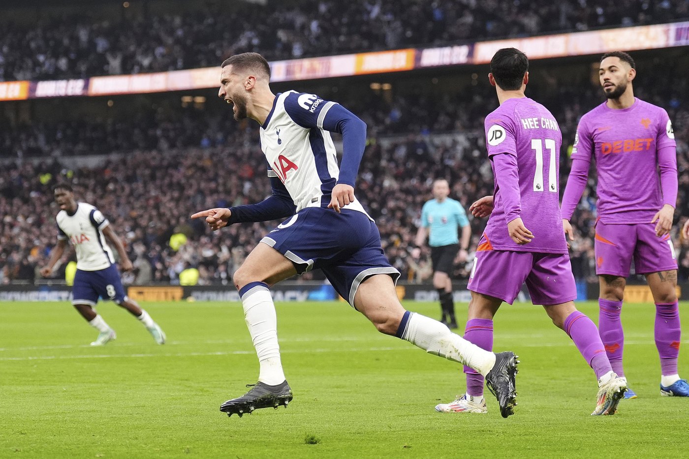 Feels like 1979: Nottingham Forest moves into 2nd place behind rampant Liverpool in Premier League | iNFOnews.ca Feels like 1979: Nottingham Forest moves into 2nd place behind rampant Liverpool in Premier League | iNFOnews.ca