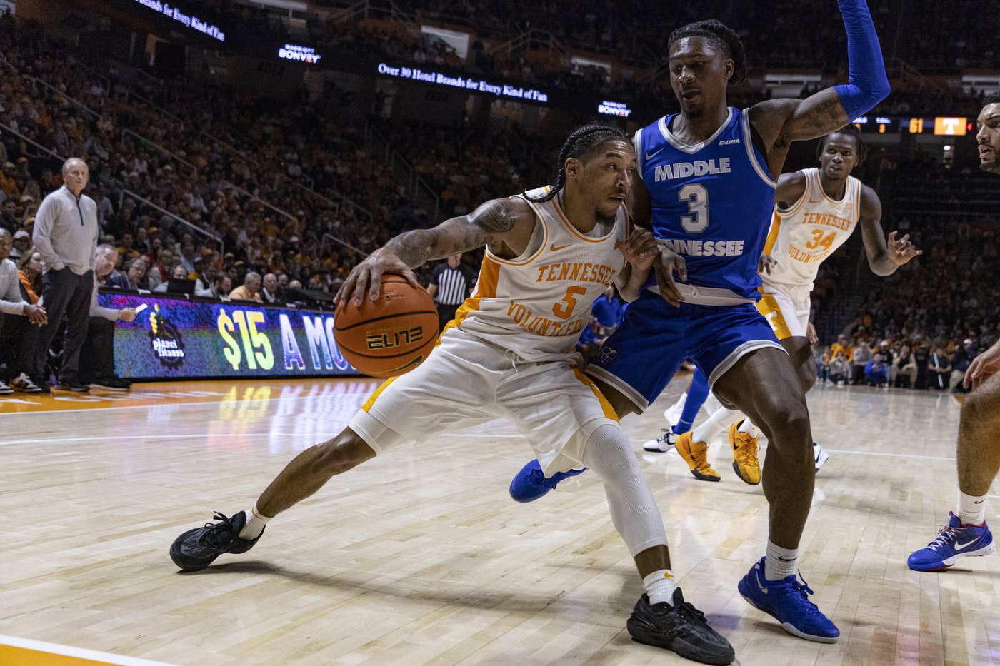 Lanier and Zeigler lead No. 1 Tennessee past upset-minded Middle Tennessee 82-64 | iNFOnews.ca Lanier and Zeigler lead No. 1 Tennessee past upset-minded Middle Tennessee 82-64 | iNFOnews.ca