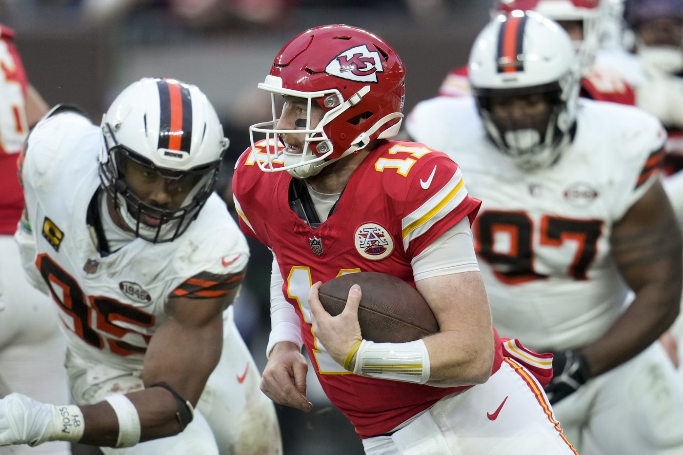 Chiefs to start Carson Wentz at QB against Denver, which would clinch a playoff berth with a win | iNFOnews.ca