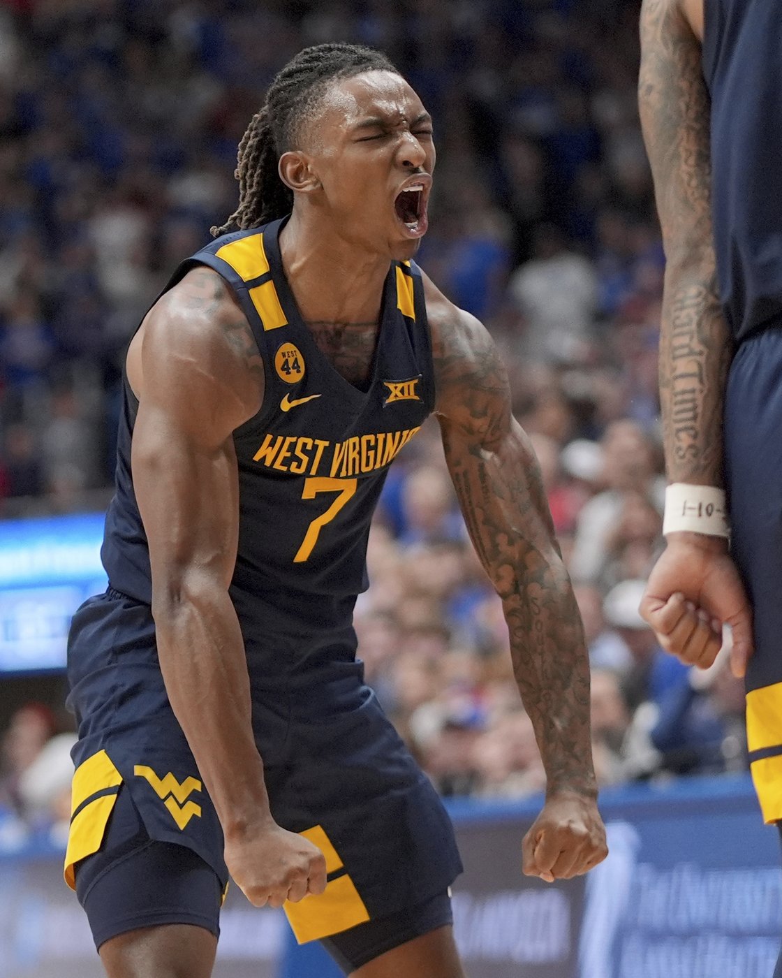 Plane trouble and injuries? West Virginia leans into 'No Excuses' mantra for 62-61 win at No. 7 KU | iNFOnews.ca Plane trouble and injuries? West Virginia leans into 'No Excuses' mantra for 62-61 win at No. 7 KU | iNFOnews.ca