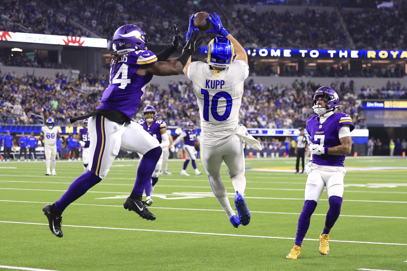 With Kupp and Nacua back from injury, Stafford throws 4 TD passes in Rams' 30-20 win over Vikings | iNFOnews.ca With Kupp and Nacua back from injury, Stafford throws 4 TD passes in Rams' 30-20 win over Vikings | iNFOnews.ca