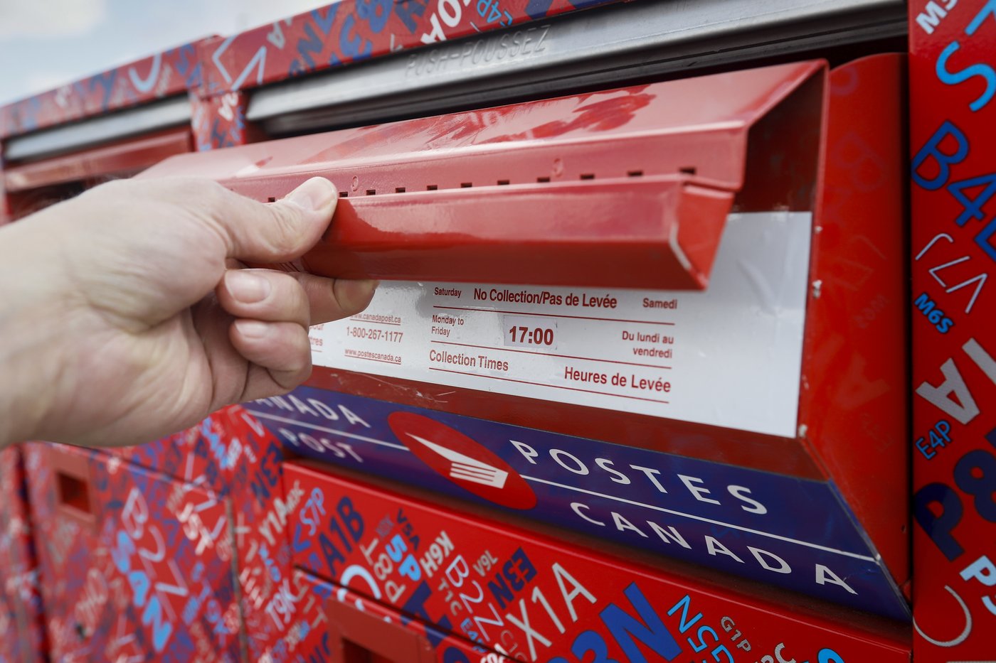 Mail, parcel delivery to resume as postal union begins rotating strikes | iNFOnews.ca Mail, parcel delivery to resume as postal union begins rotating strikes | iNFOnews.ca