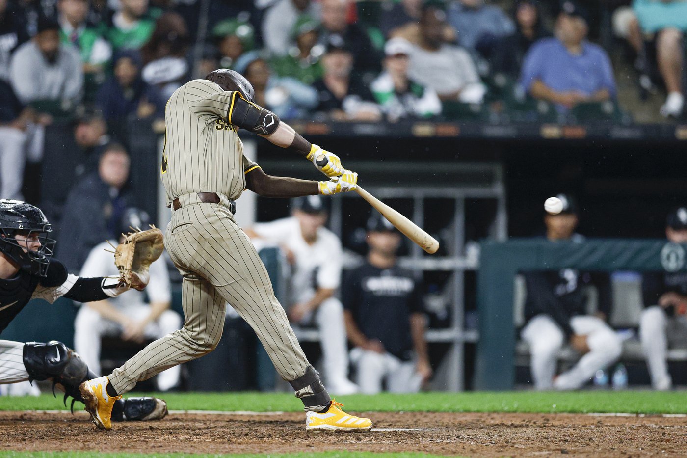 O'Hearn hits 3-run double as Padres close in on playoffs with 7-3 win over White Sox | iNFOnews.ca