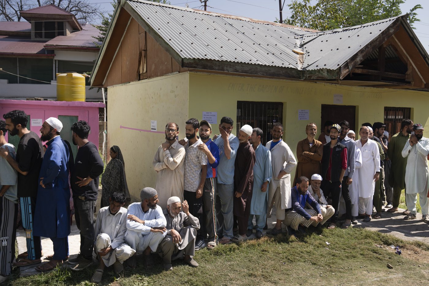 Brisk voting for local government in Indian-controlled Kashmir for first time after losing autonomy | iNFOnews.ca