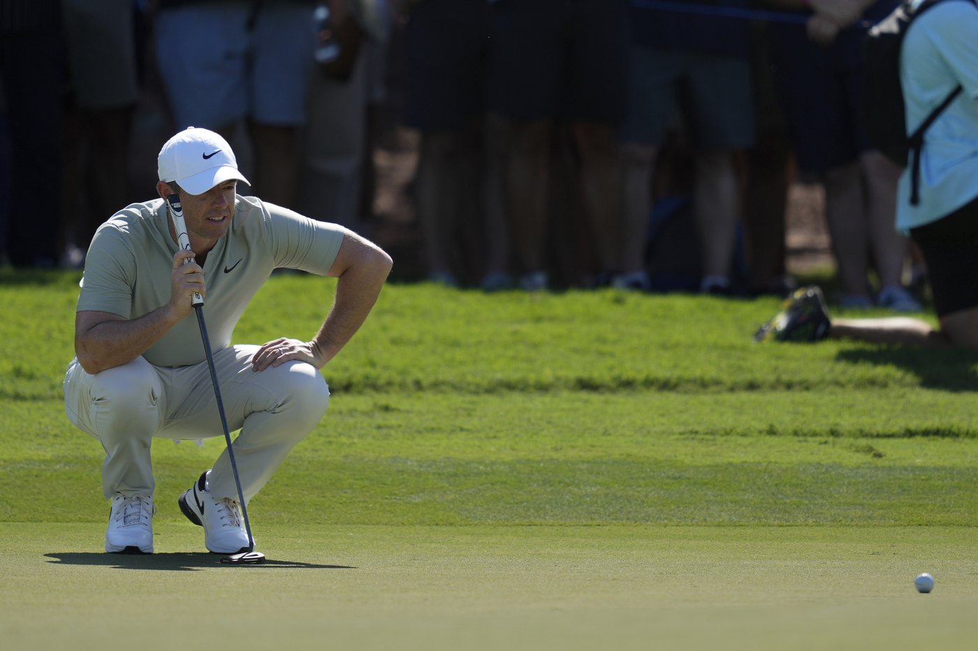 Rory McIlroy tied for lead in Dubai, hot-headed Tyrell Hatton fades | iNFOnews.ca Rory McIlroy tied for lead in Dubai, hot-headed Tyrell Hatton fades | iNFOnews.ca