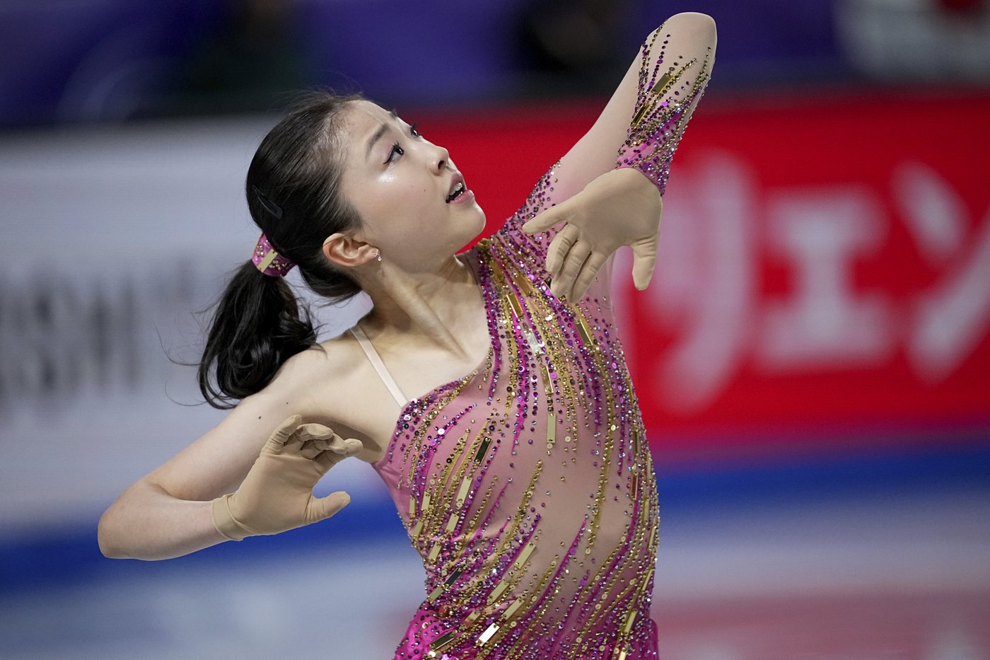 Amber Glenn takes the lead in Grand Prix Final figure skating after Kaori Sakamoto falls | iNFOnews.ca Amber Glenn takes the lead in Grand Prix Final figure skating after Kaori Sakamoto falls | iNFOnews.ca
