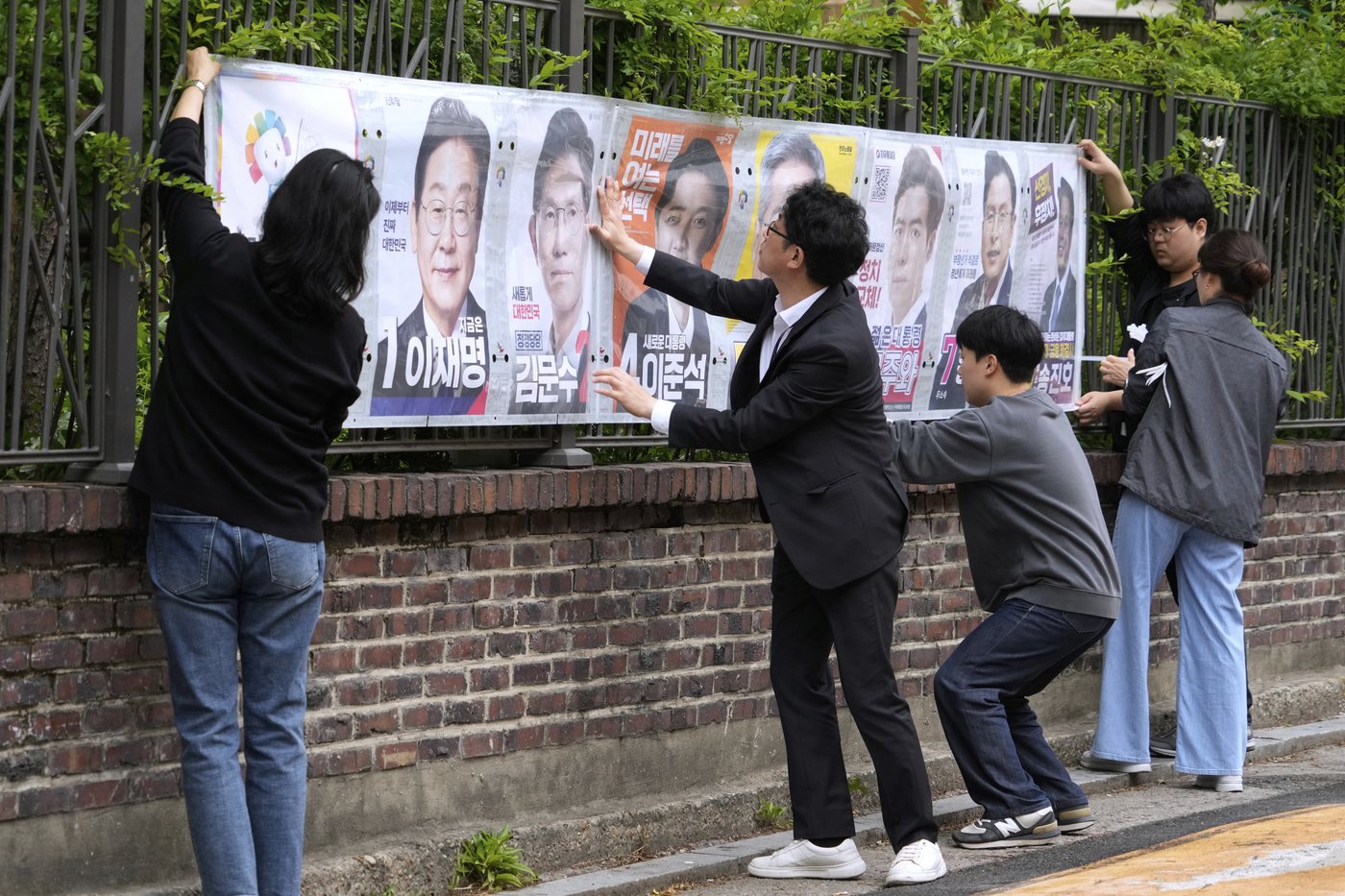 PHOTO COLLECTION: South Korea Election Campaigns | iNFOnews.ca PHOTO COLLECTION: South Korea Election Campaigns | iNFOnews.ca