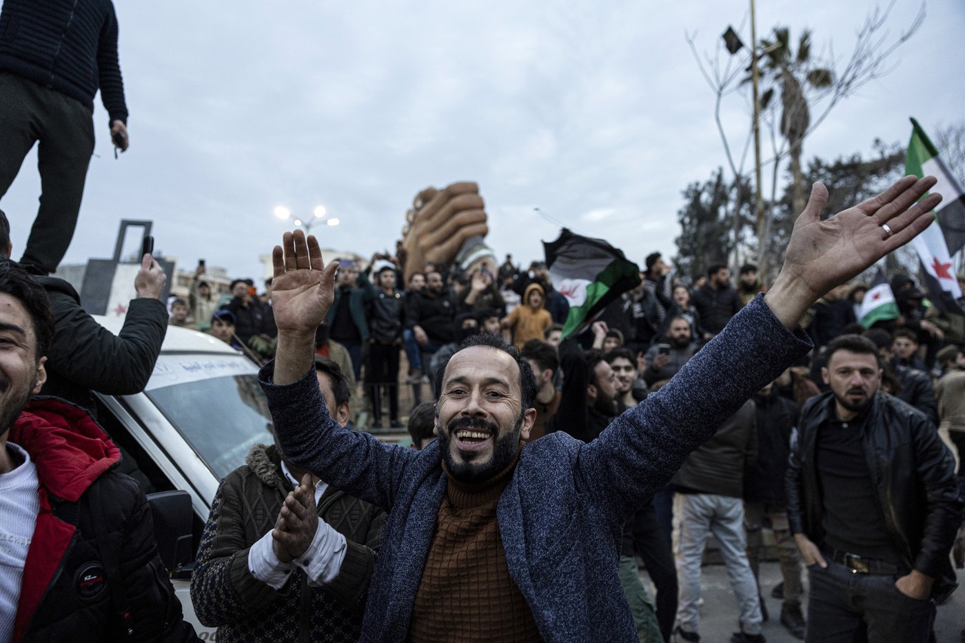 Syrian government services come to a 'complete halt' as state workers stay home after rebel takeover | iNFOnews.ca Syrian government services come to a 'complete halt' as state workers stay home after rebel takeover | iNFOnews.ca