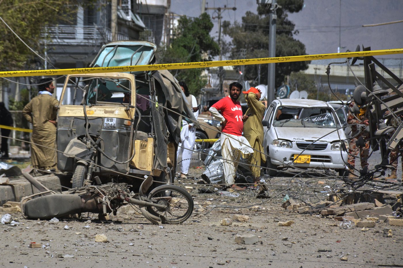 Car bomb outside Pakistan's security force headquarters kills at least 10, dozens injured | iNFOnews.ca Car bomb outside Pakistan's security force headquarters kills at least 10, dozens injured | iNFOnews.ca