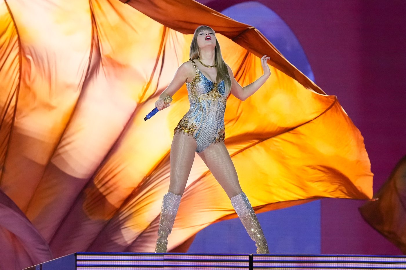 Taylor Swift tells rapturous Vancouver fans why she chose city to end Eras Tour | iNFOnews.ca Taylor Swift tells rapturous Vancouver fans why she chose city to end Eras Tour | iNFOnews.ca