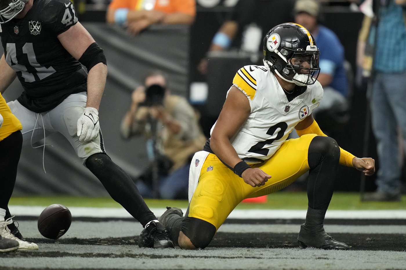 Justin Fields says he hasn't played well enough for Steelers to not consider Russell Wilson at QB | iNFOnews.ca Justin Fields says he hasn't played well enough for Steelers to not consider Russell Wilson at QB | iNFOnews.ca
