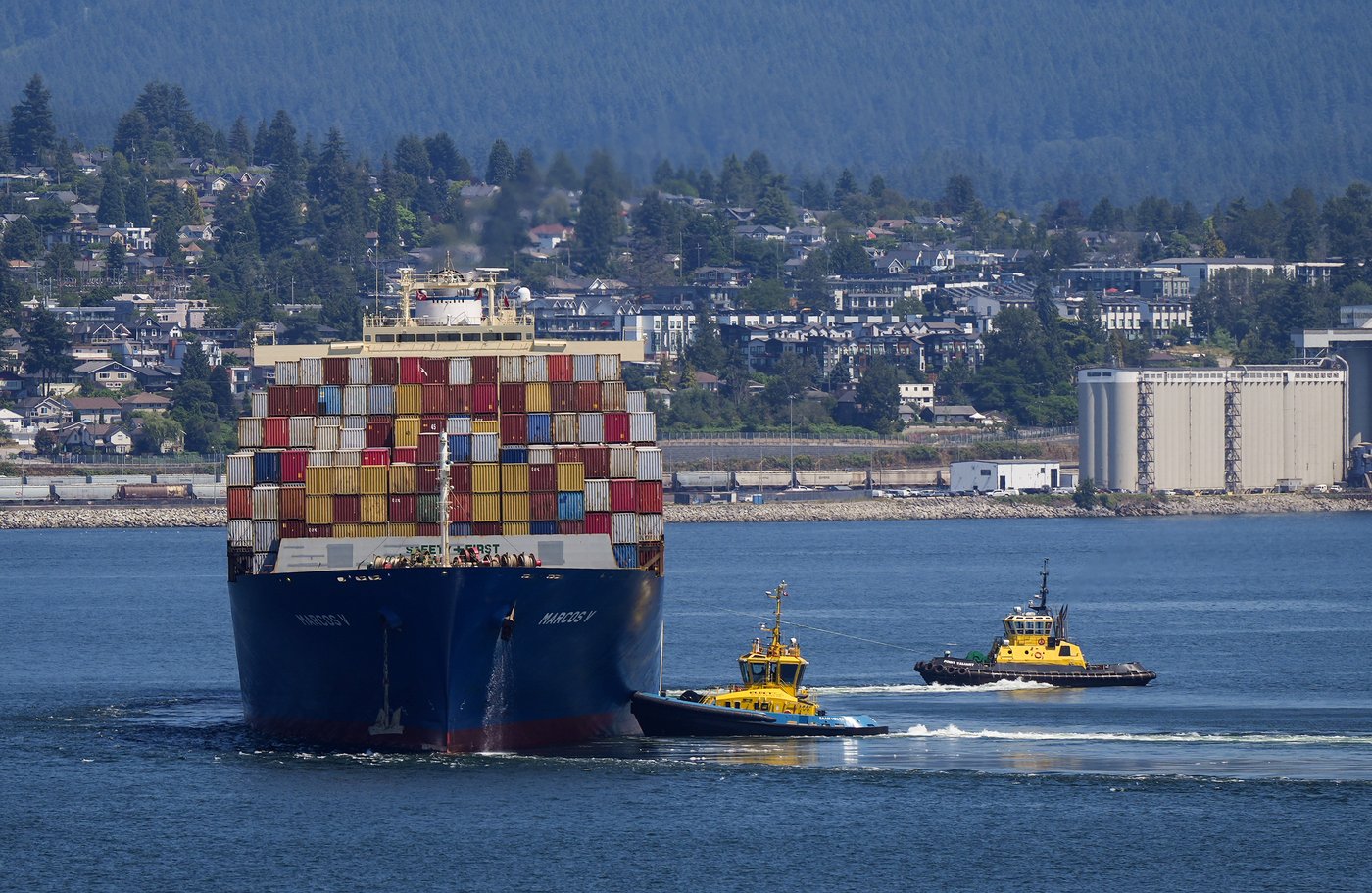 B.C. port employers launch lockout at terminals in labour dispute with workers | iNFOnews.ca