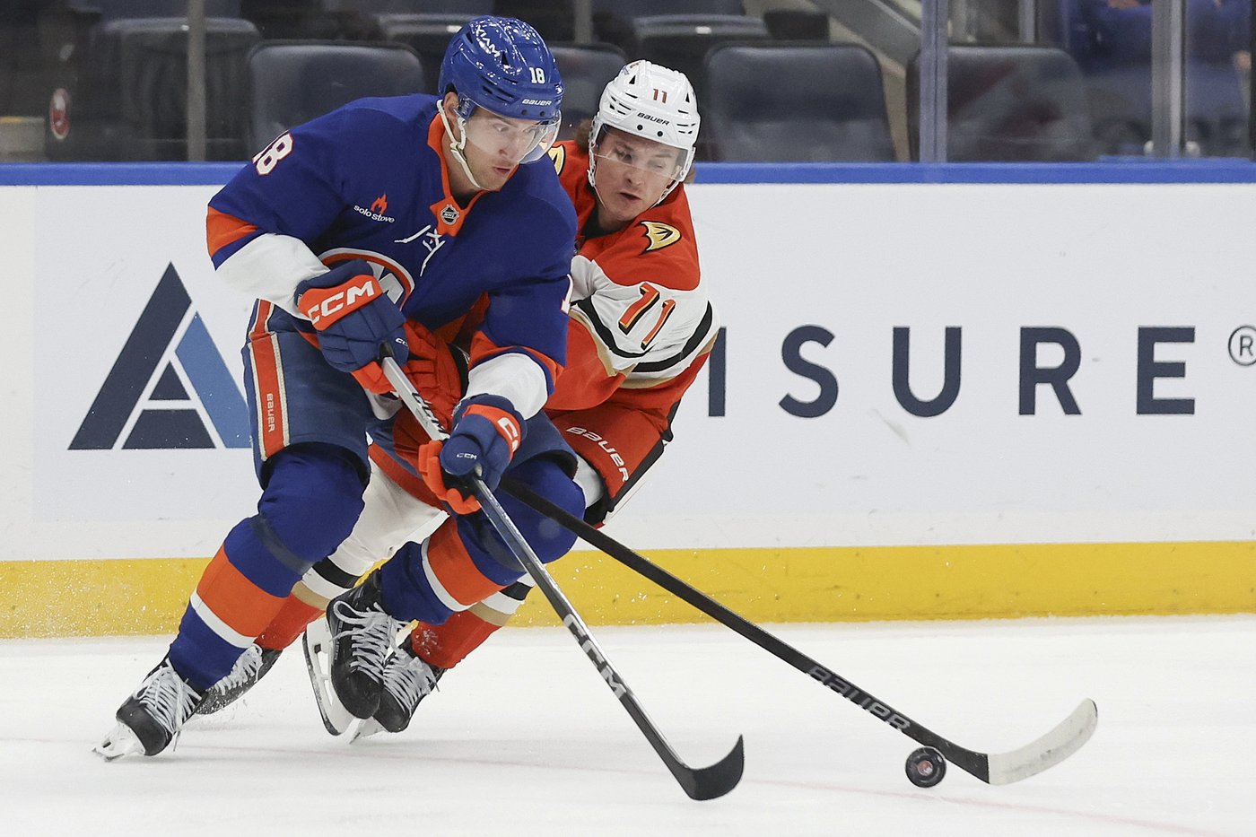 Carlsson, Terry score power-play goals and Dostal stops 41 as Ducks top Islanders 3-1 | iNFOnews.ca Carlsson, Terry score power-play goals and Dostal stops 41 as Ducks top Islanders 3-1 | iNFOnews.ca
