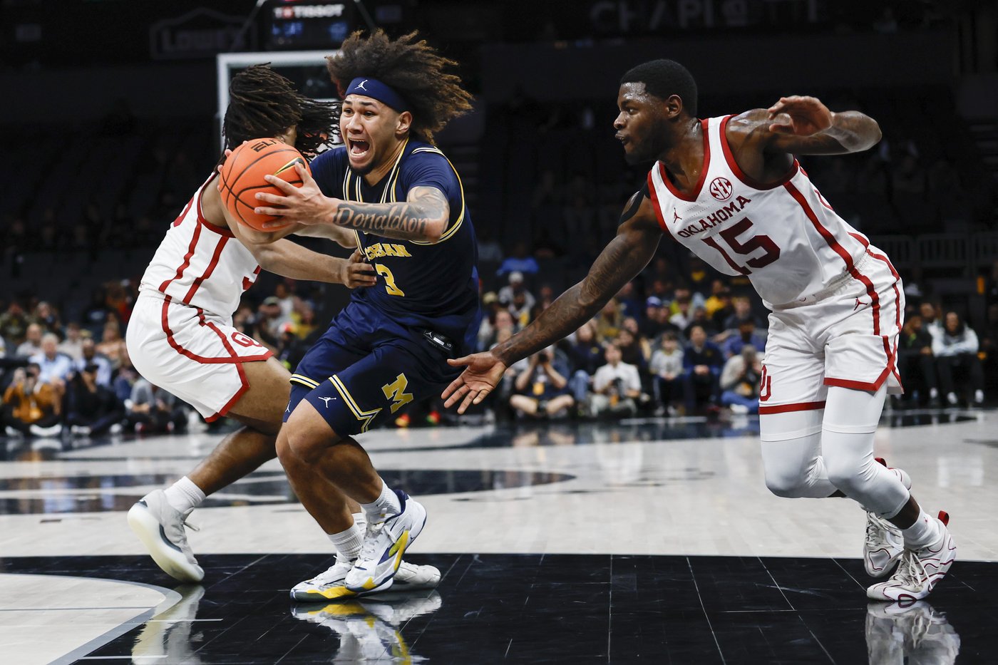 Jeremiah Fears' 4-point play with 11.5 seconds left helps No. 14 Oklahoma edge No. 24 Michigan 87-86 | iNFOnews.ca Jeremiah Fears' 4-point play with 11.5 seconds left helps No. 14 Oklahoma edge No. 24 Michigan 87-86 | iNFOnews.ca