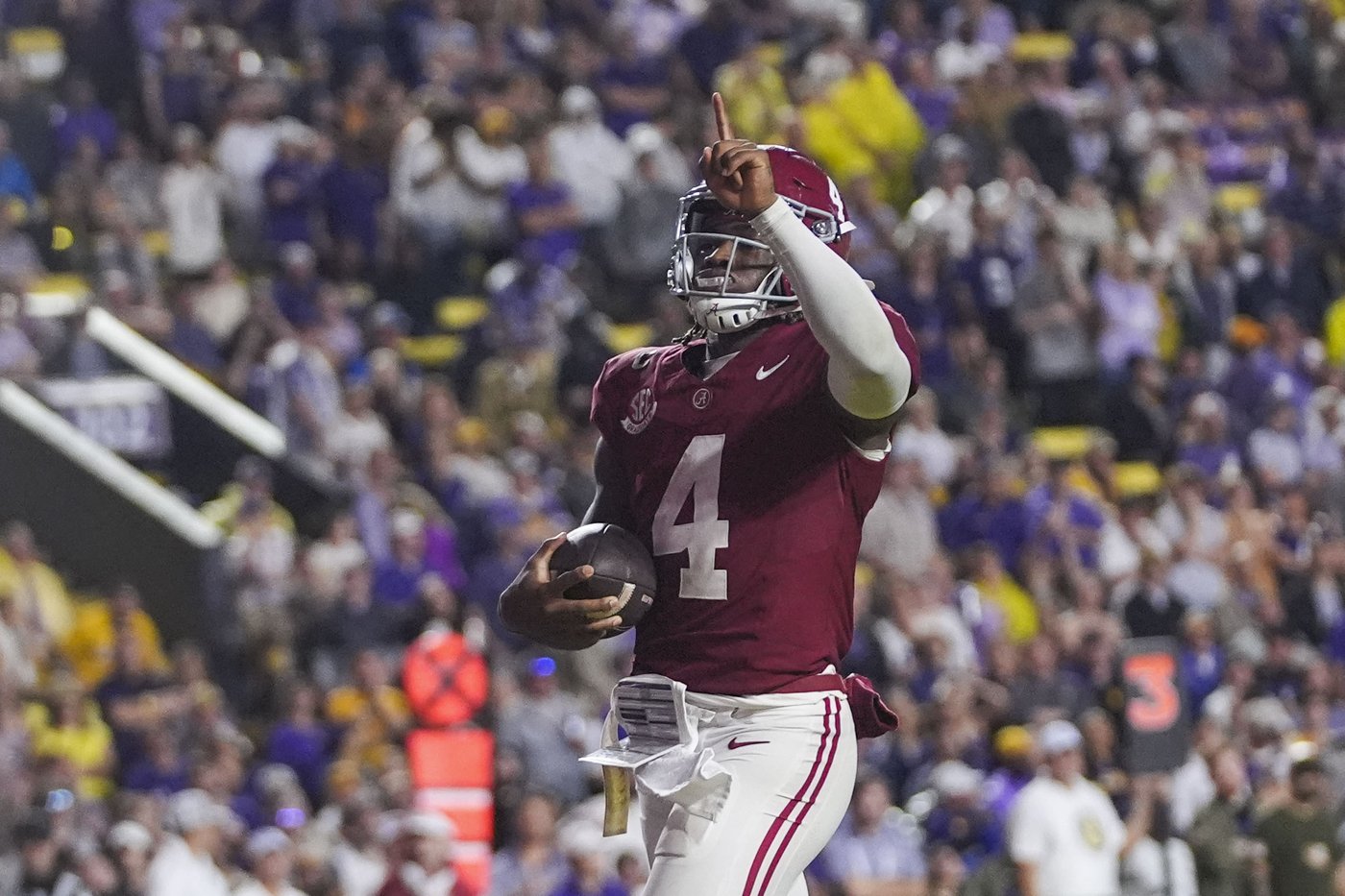 Jalen Milroe runs for career-high 185 yards and 4 TDs as No. 11 Alabama thrashes No. 14 LSU 42-13 | iNFOnews.ca Jalen Milroe runs for career-high 185 yards and 4 TDs as No. 11 Alabama thrashes No. 14 LSU 42-13 | iNFOnews.ca