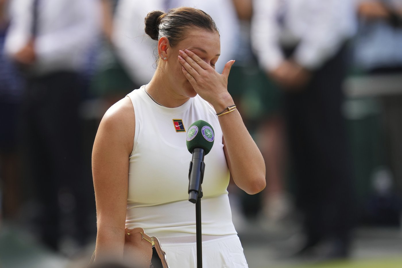 Iga Swiatek's 6-0, 6-0 win over Amanda Anisimova delivers her her first Wimbledon title, 6th major | iNFOnews.ca Iga Swiatek's 6-0, 6-0 win over Amanda Anisimova delivers her her first Wimbledon title, 6th major | iNFOnews.ca