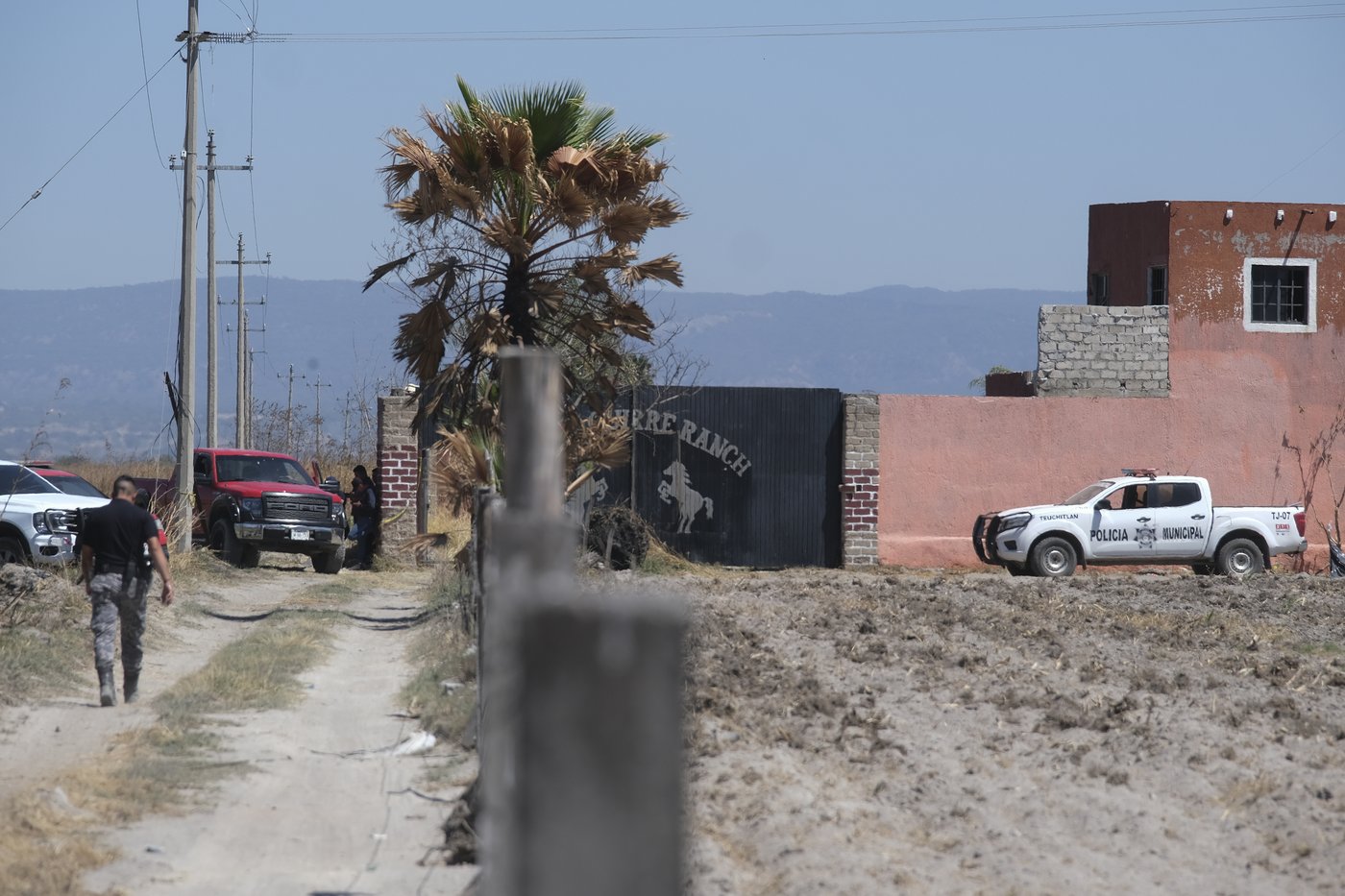 Armed men seen on video targeting group searching for relatives in Jalisco | iNFOnews.ca