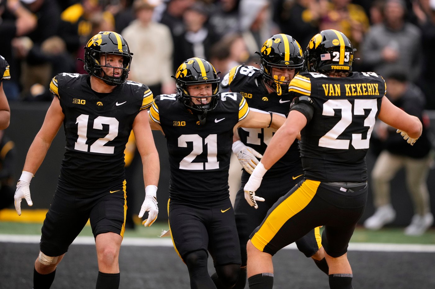 No. 6 Oregon enters crucial closing stretch on road against rolling Iowa | iNFOnews.ca
