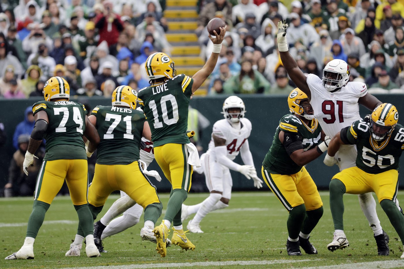 Packers' QB Love dominates Cards with full complement of receivers | iNFOnews.ca Packers' QB Love dominates Cards with full complement of receivers | iNFOnews.ca