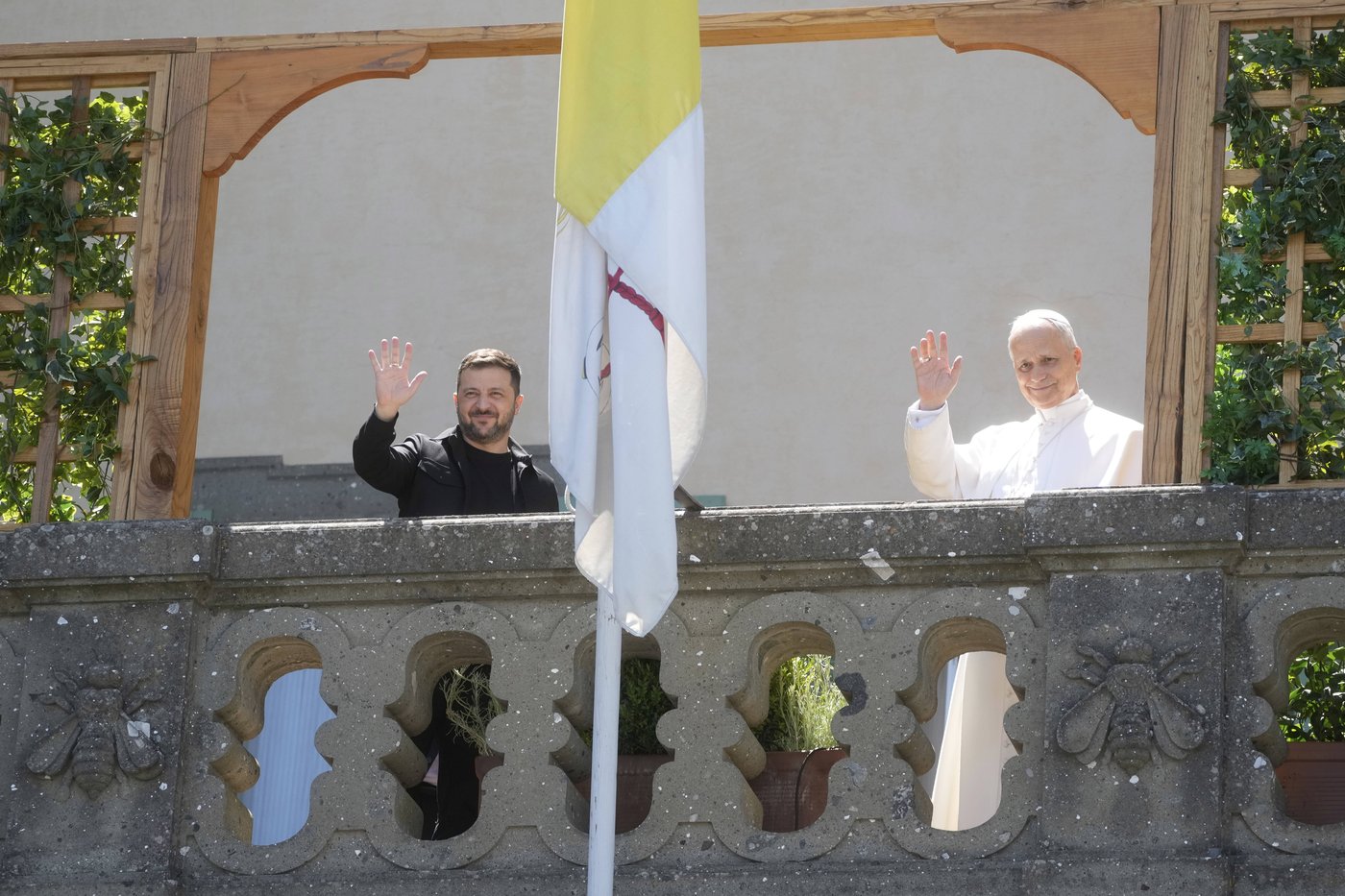 Ukraine's Zelenskyy meets with Pope Leo XIV. Both propose the Vatican as site for peace talks | iNFOnews.ca Ukraine's Zelenskyy meets with Pope Leo XIV. Both propose the Vatican as site for peace talks | iNFOnews.ca