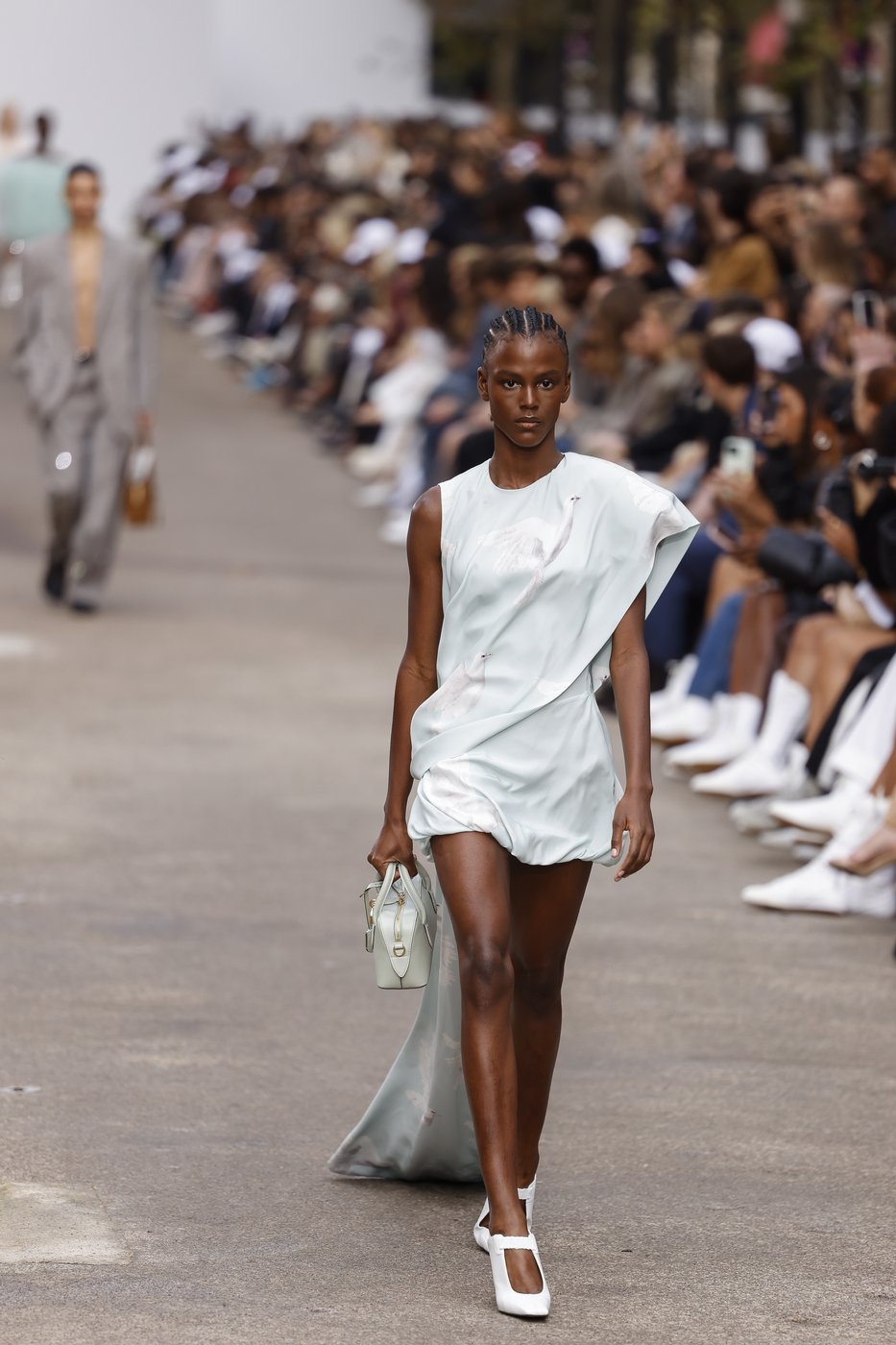 Balenciaga upturns luxury in Paris as McCartney puts on high-octane fashion with playful, eco twist | iNFOnews.ca Balenciaga upturns luxury in Paris as McCartney puts on high-octane fashion with playful, eco twist | iNFOnews.ca