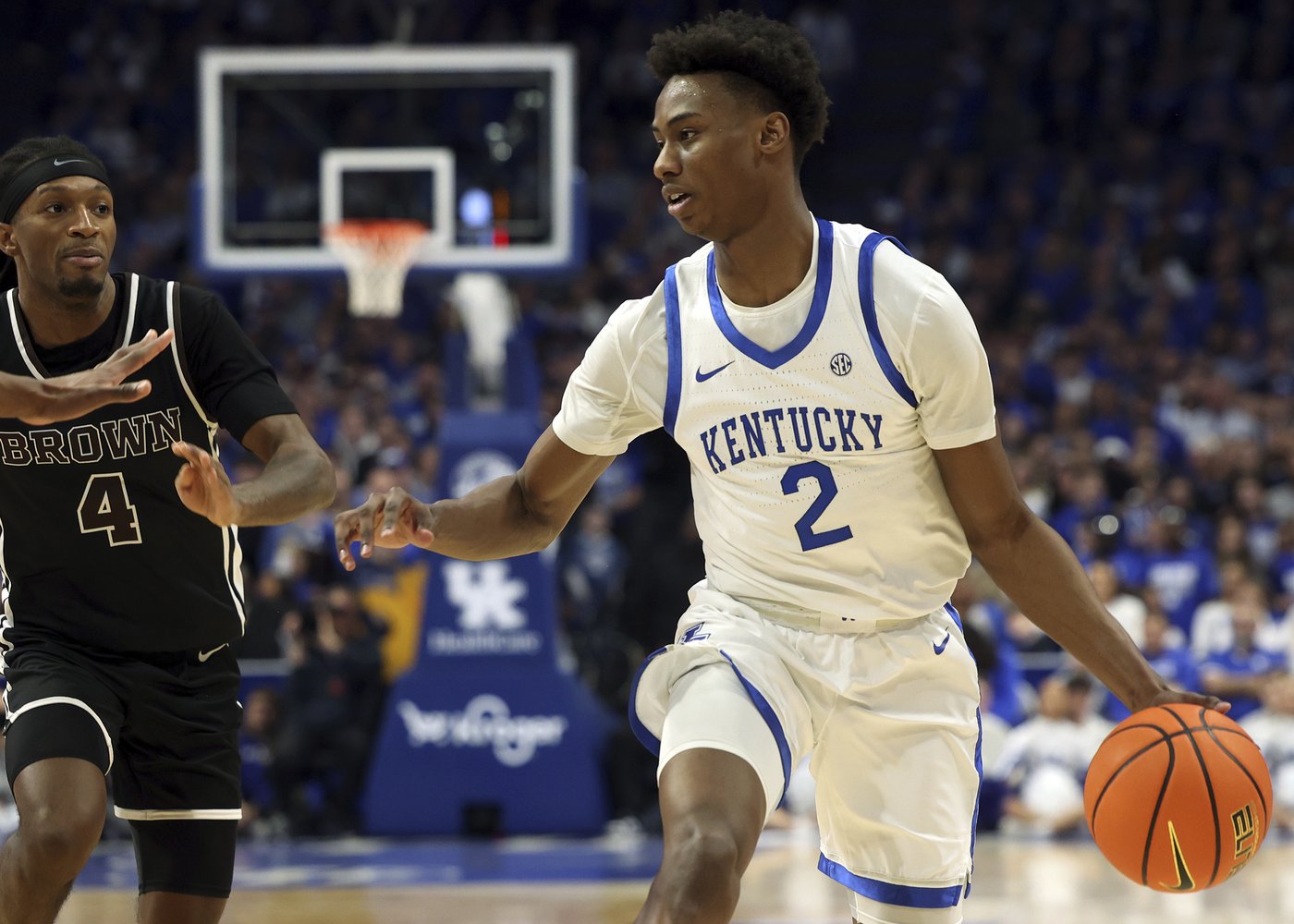 Andrew Carr scores 14, Otega Oweh adds 13 as No. 10 Kentucky handles Brown 88-54 | iNFOnews.ca Andrew Carr scores 14, Otega Oweh adds 13 as No. 10 Kentucky handles Brown 88-54 | iNFOnews.ca