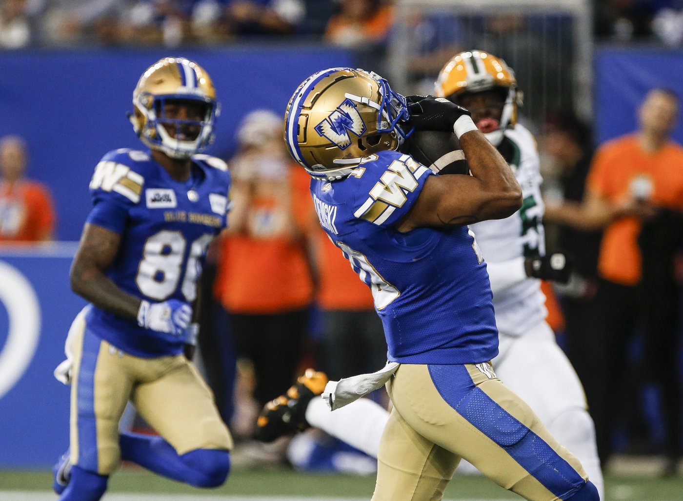 Surging Blue Bombers blitz Elks 55-27, clinch playoff spot | iNFOnews.ca Surging Blue Bombers blitz Elks 55-27, clinch playoff spot | iNFOnews.ca