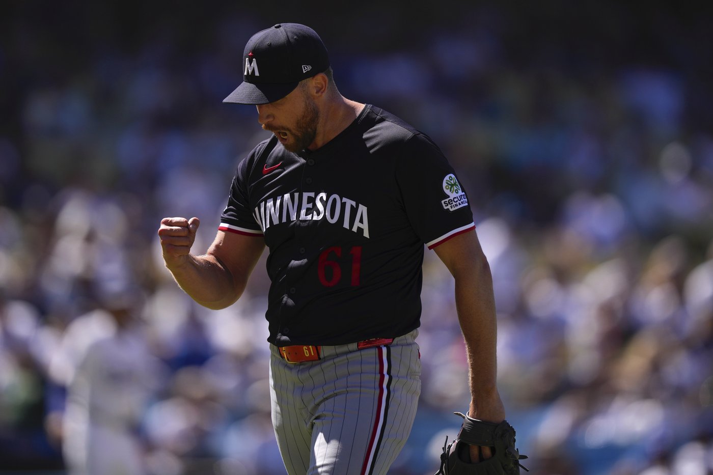 Ohtani homers in 5th straight game, Freeman drives in 2 runs in the 9th as Dodgers beat Twins 4-3 | iNFOnews.ca