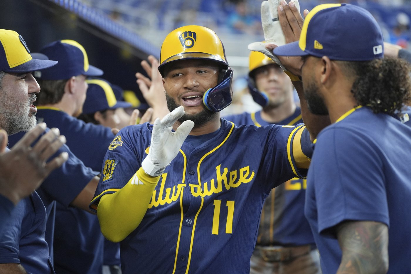 Brandon Woodruff helps Brewers to 3-1 win over Marlins in his first start since 2023 | iNFOnews.ca Brandon Woodruff helps Brewers to 3-1 win over Marlins in his first start since 2023 | iNFOnews.ca