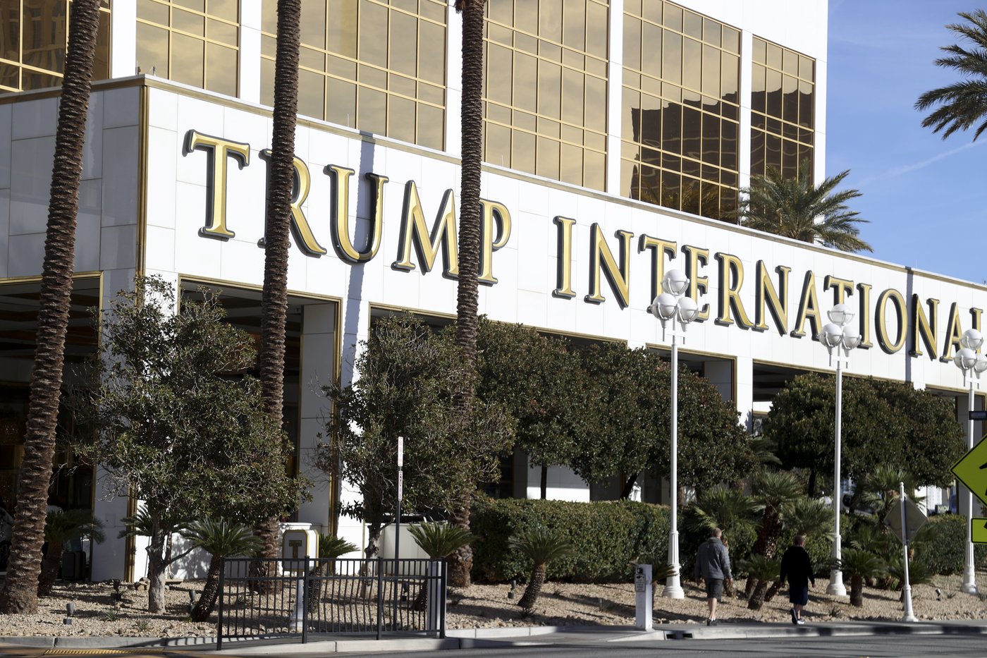 Soldier shot self in head before Cybertruck exploded outside Trump's Las Vegas hotel, officials say | iNFOnews.ca Soldier shot self in head before Cybertruck exploded outside Trump's Las Vegas hotel, officials say | iNFOnews.ca