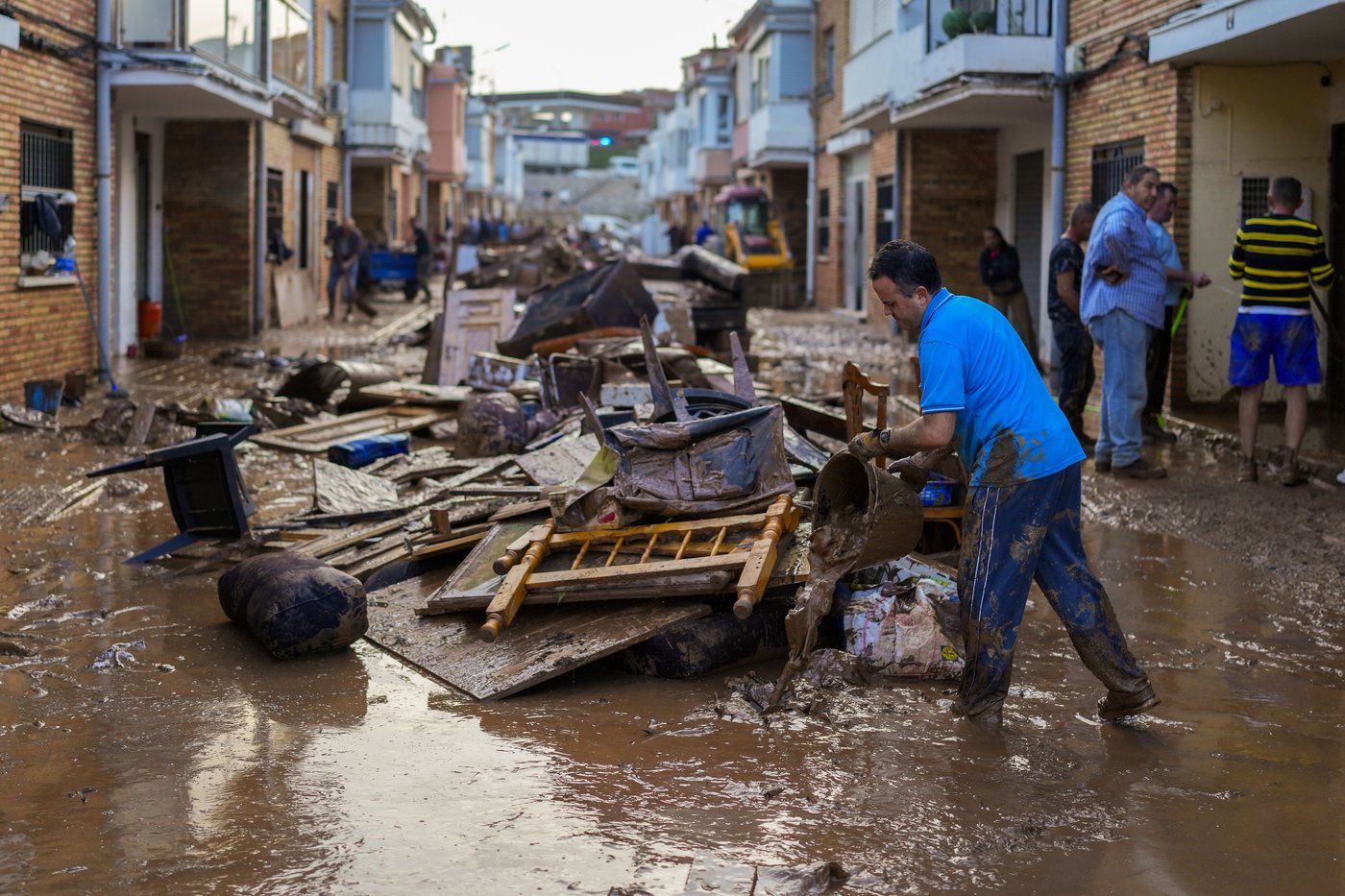 Spain searches for bodies after flood of the century claims at least 95 lives | iNFOnews.ca