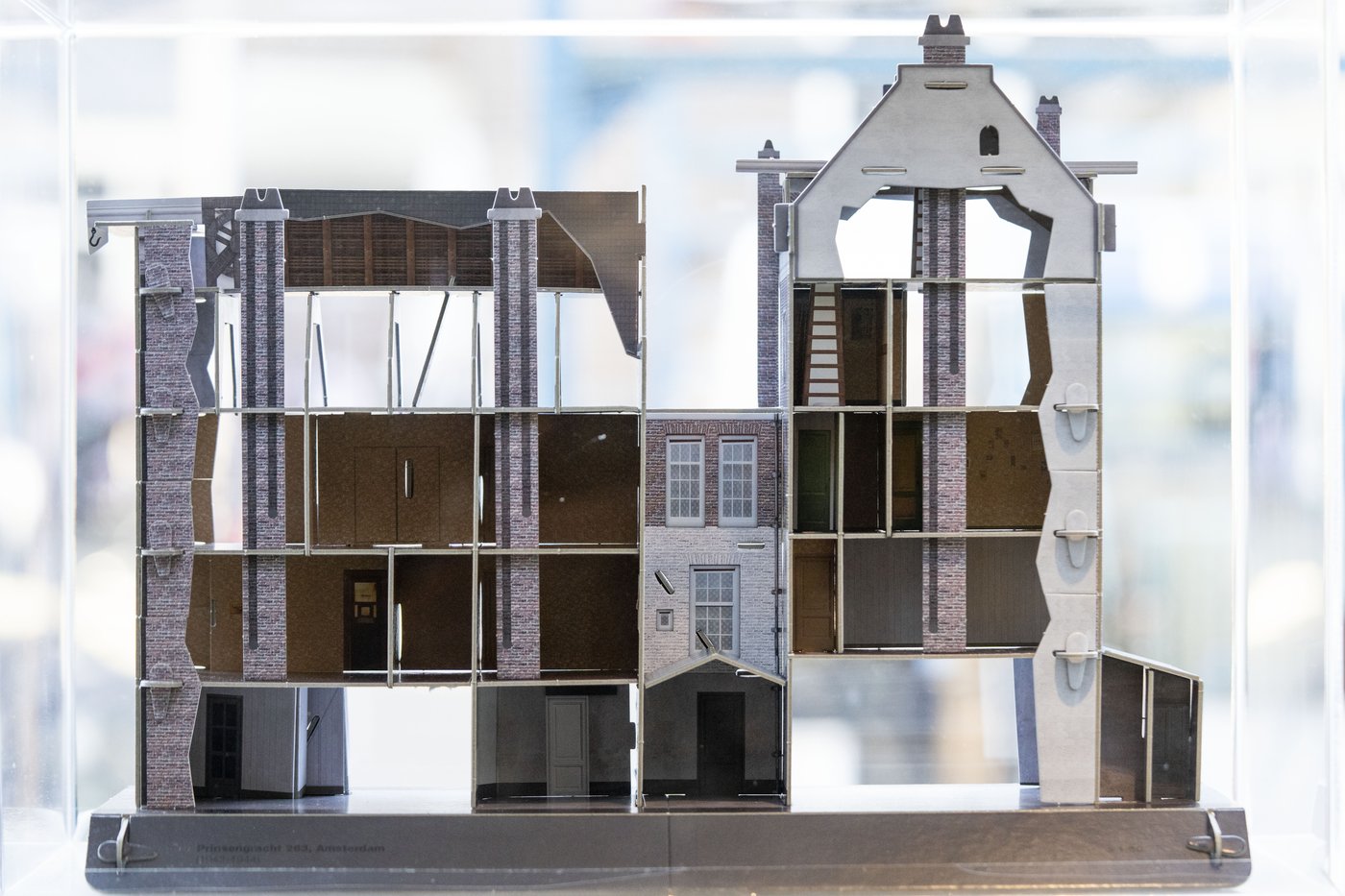 A full-scale replica of Anne Frank's hidden annex is heading to New York for an exhibition | iNFOnews.ca A full-scale replica of Anne Frank's hidden annex is heading to New York for an exhibition | iNFOnews.ca