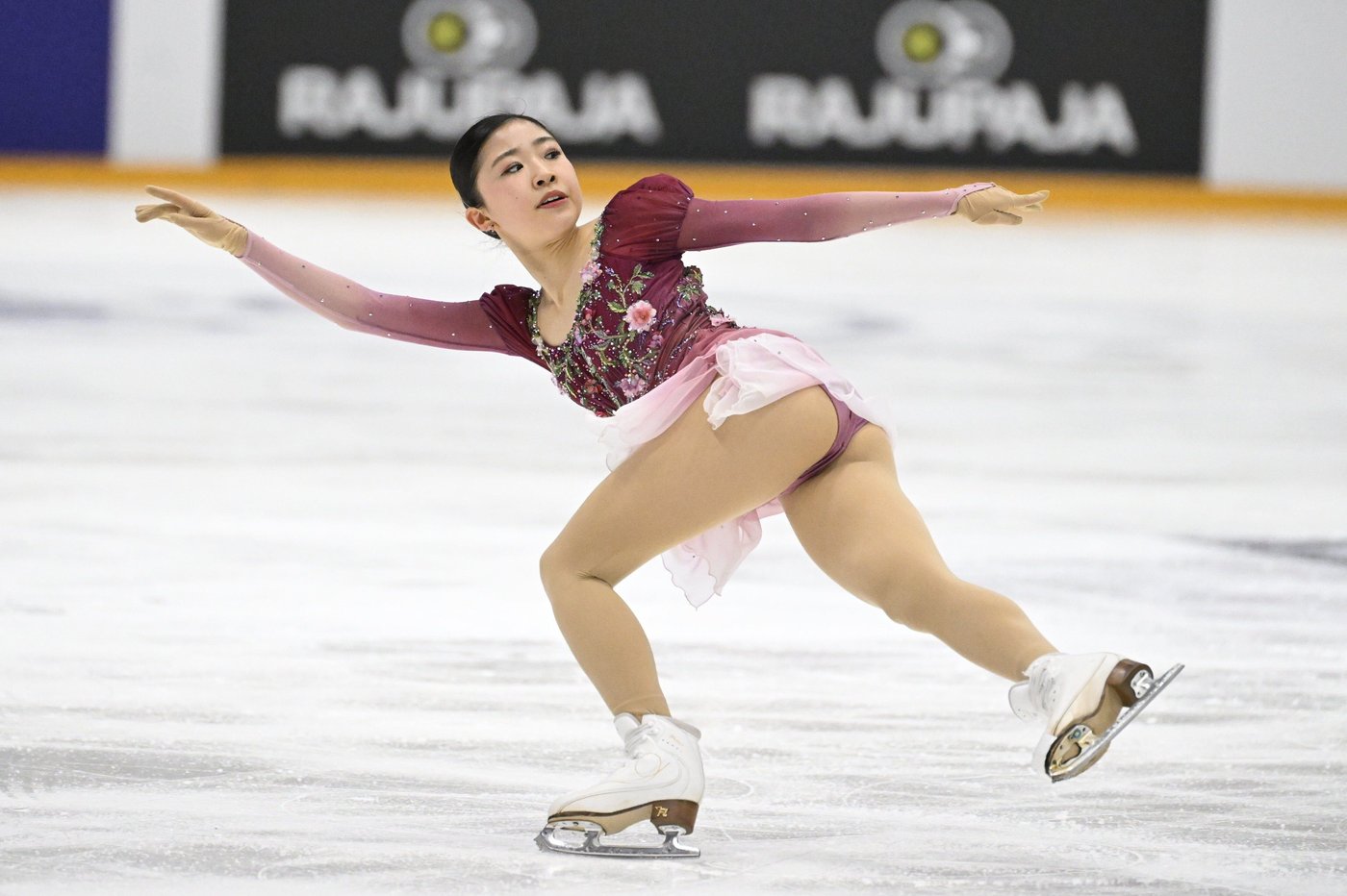 Mone Chiba beats Amber Glenn at Finlandia Trophy to lead qualifiers for Grand Prix Final | iNFOnews.ca