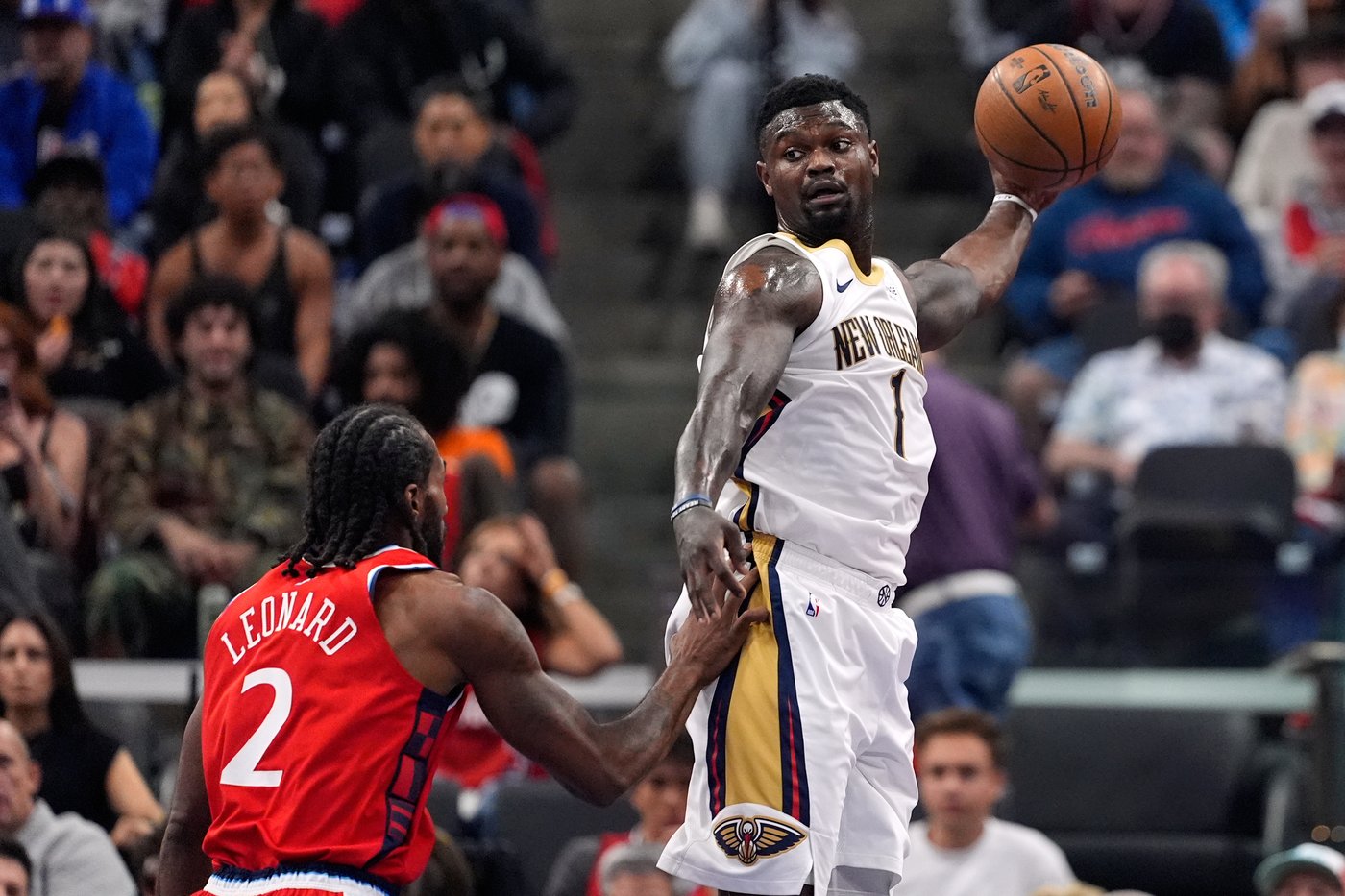 Kawhi Leonard wins it at buzzer, Clippers hold off hot-shooting Pelicans 126-124 | iNFOnews.ca Kawhi Leonard wins it at buzzer, Clippers hold off hot-shooting Pelicans 126-124 | iNFOnews.ca