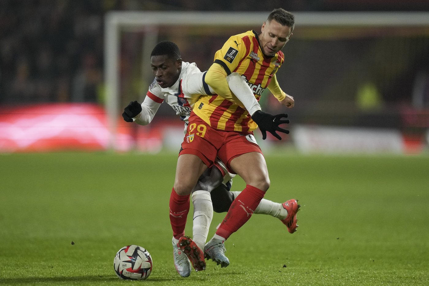 Barcola scores and assists as PSG struggles past Lens with Man City next in crunch match | iNFOnews.ca