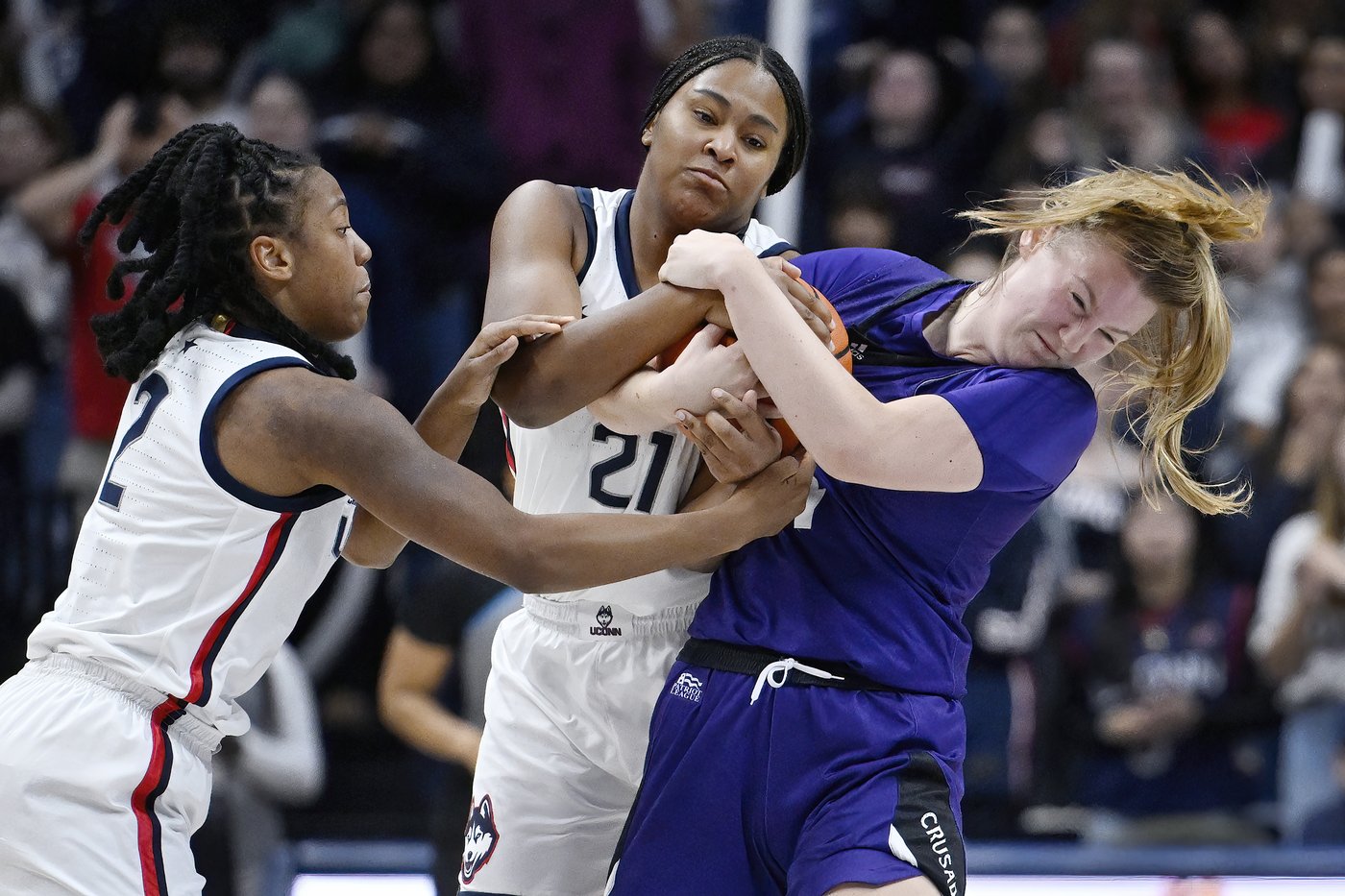 Freshman Sarah Strong scores 22 points to lead No. 2 UConn past Holy Cross 88-52 | iNFOnews.ca Freshman Sarah Strong scores 22 points to lead No. 2 UConn past Holy Cross 88-52 | iNFOnews.ca